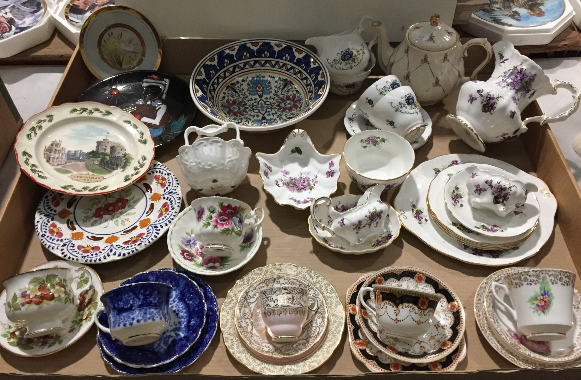 40+ ceramics inc. 12 pieces Victorian Vi