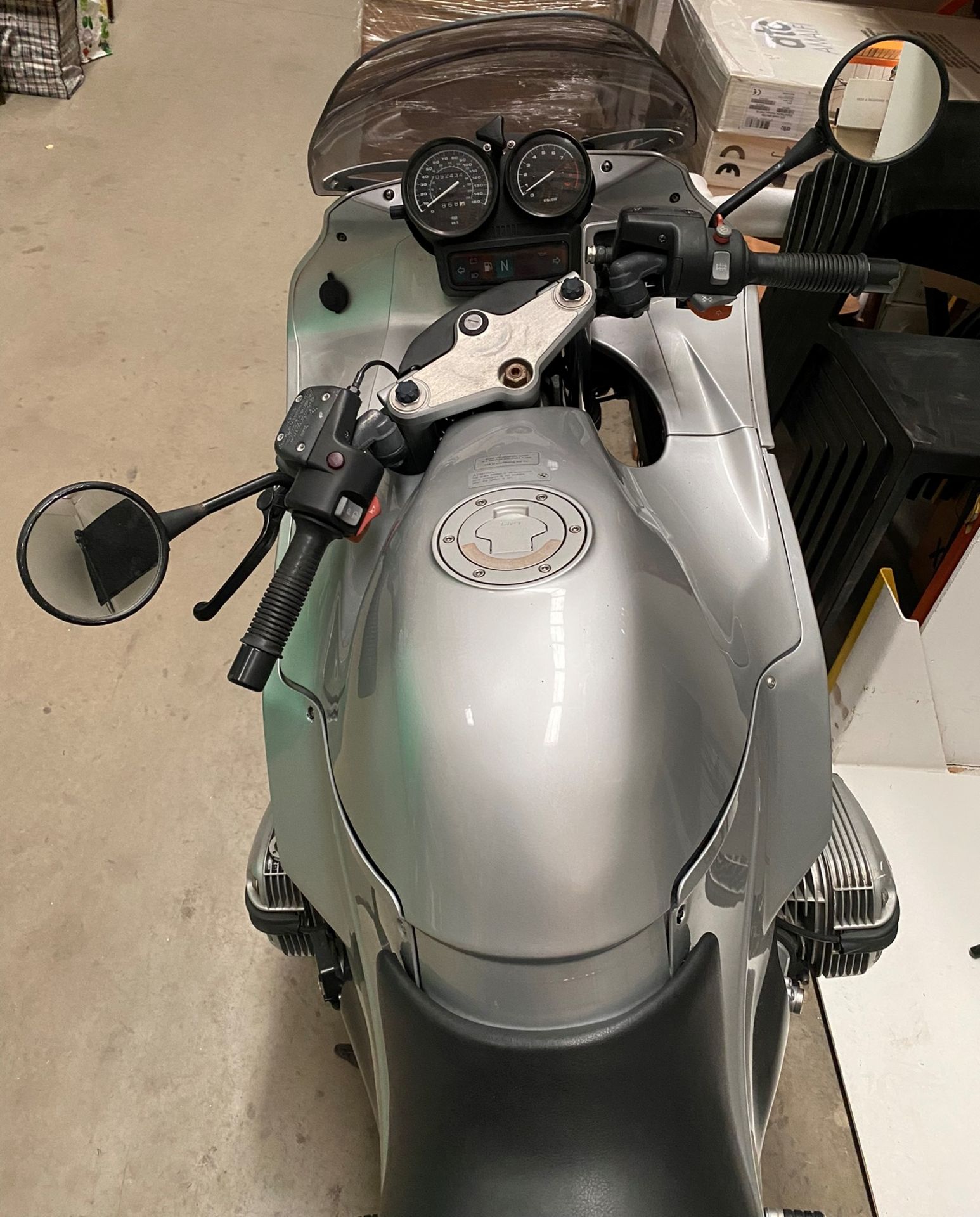 BMW R1150RS (1130cc) MOTORCYCLE - Petrol - Silver. Registration No: AW02 HHH. - Image 4 of 10