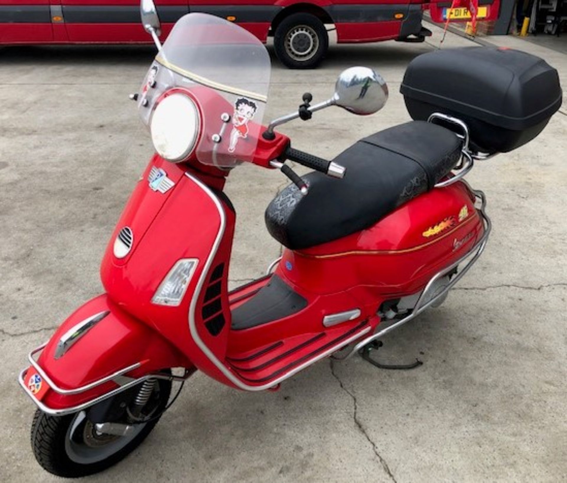 A PIAGGIO VESPA GTS (244cc) SCOOTER - Petrol - Red. Reg No: GN06 HJA. Recorded Mileage: 46,952+km. - Image 8 of 12