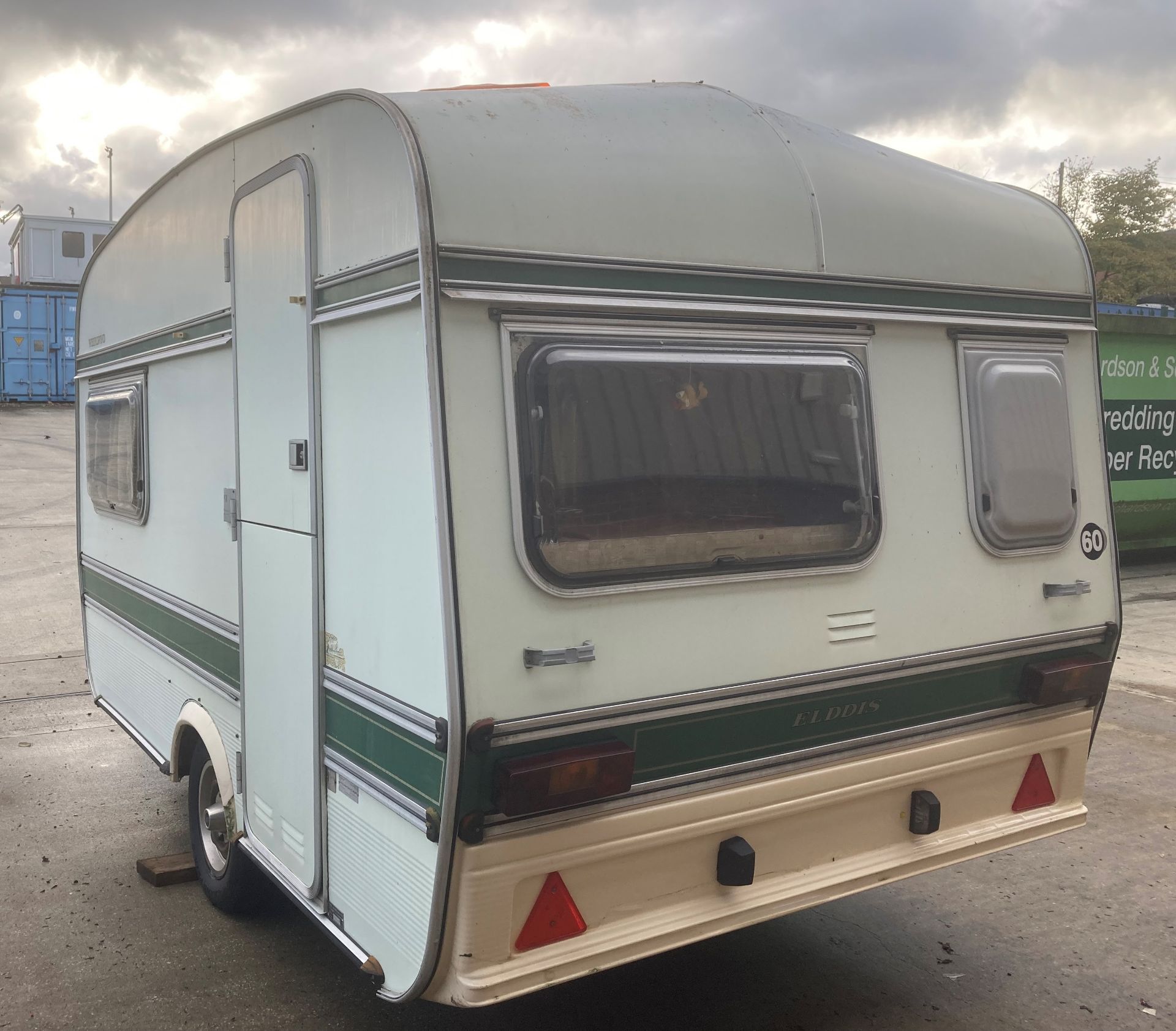 AN ELDDIS WHIRLWIND TWO BERTH TOURING CARAVAN - White with green trim. Serial No: 11344E. - Image 7 of 8