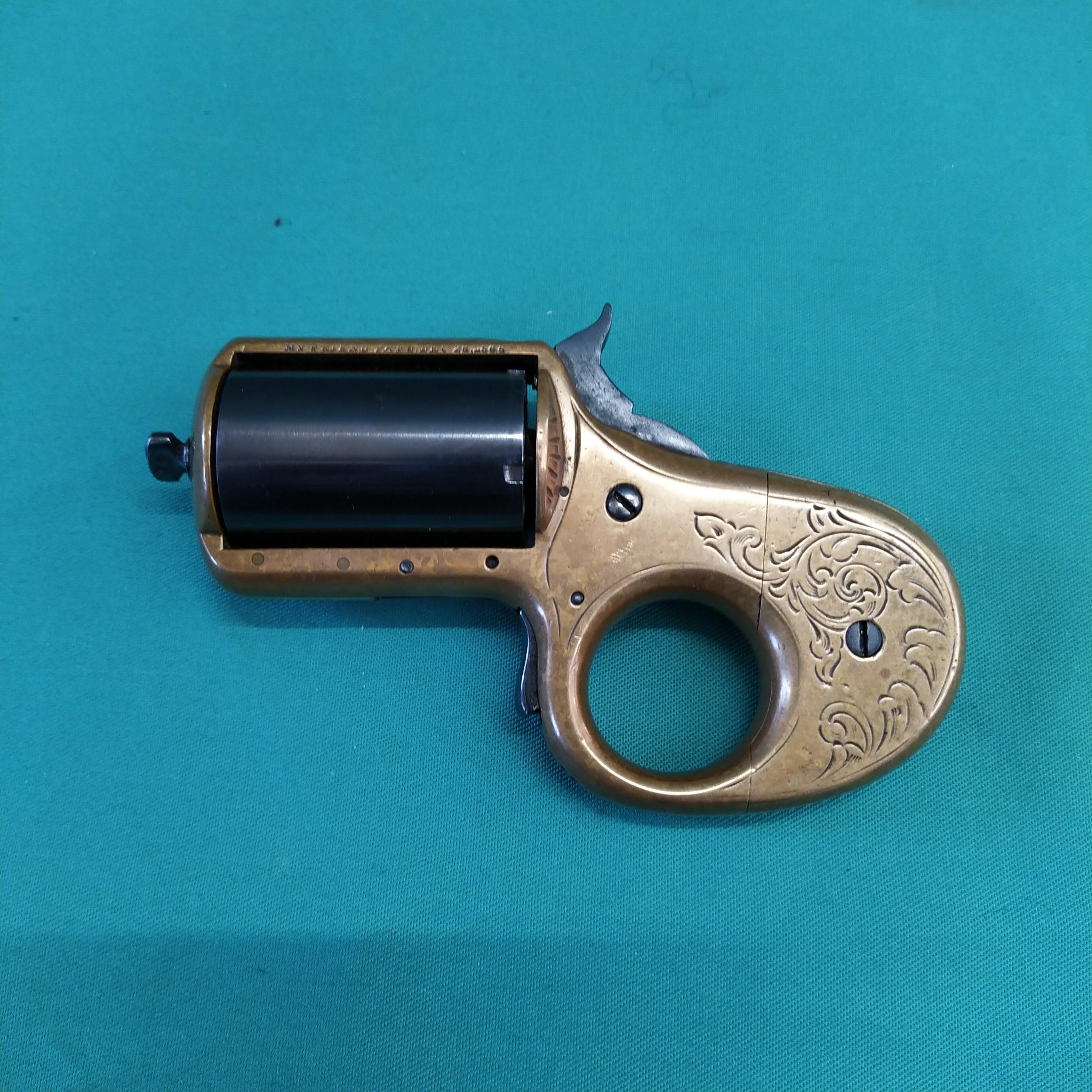 A rare James Reid knuckle-duster revolver in .32 rim fire cal, S/No.8166 c1870-1882. - Image 2 of 5