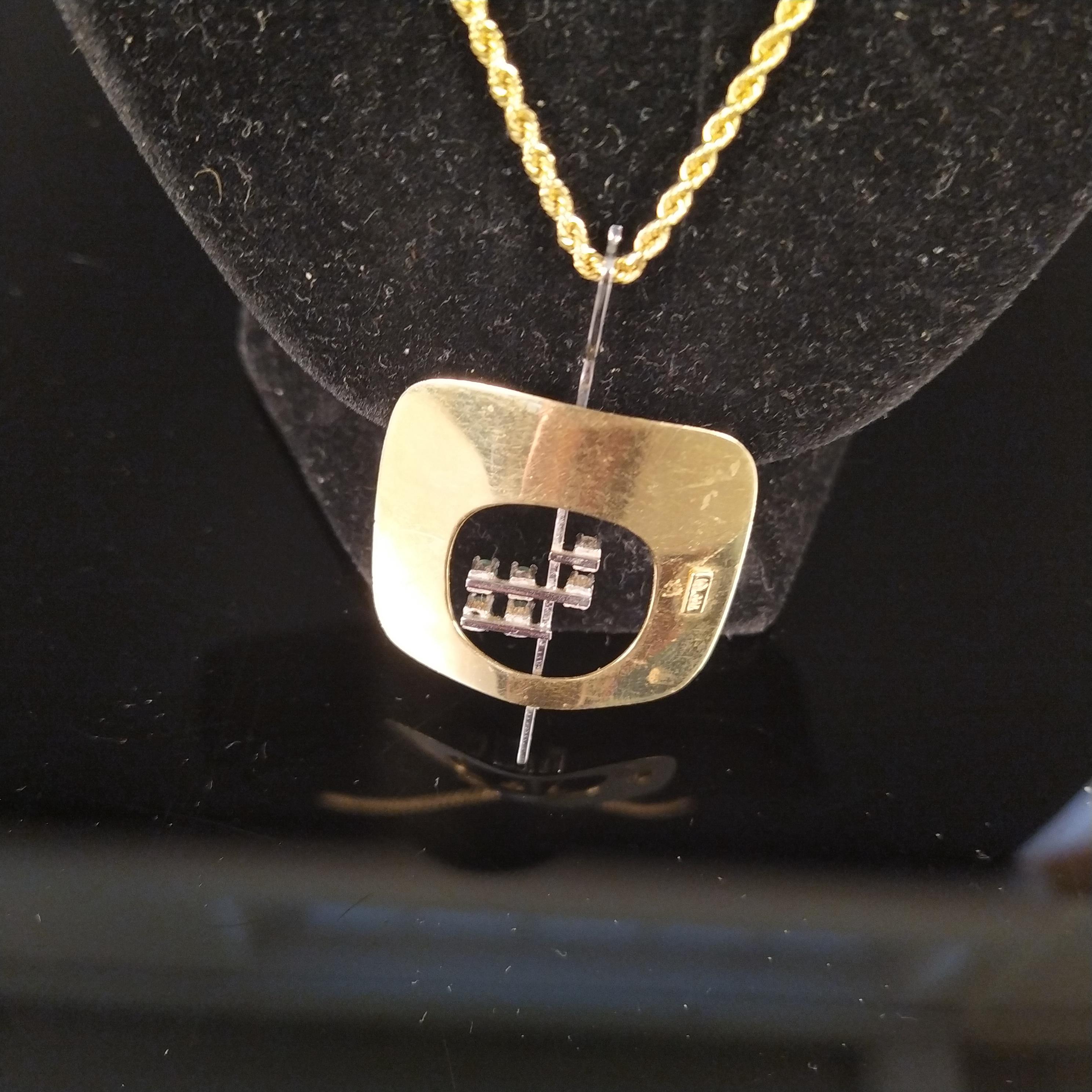 An unusual 18ct white and yellow gold pendant, - Image 2 of 3