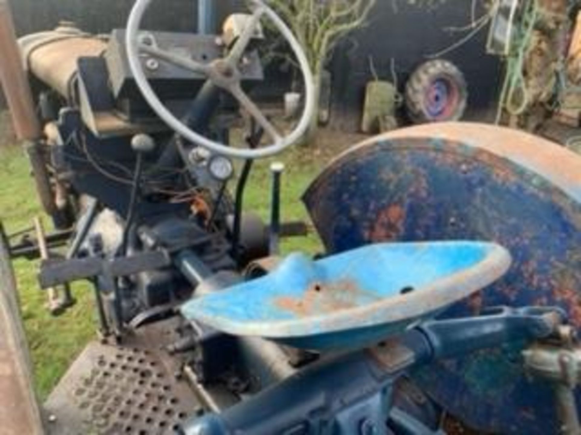 1946 E27n Fordson Major L4, Perkins engine, Running order, Solid tractor, - Image 7 of 17