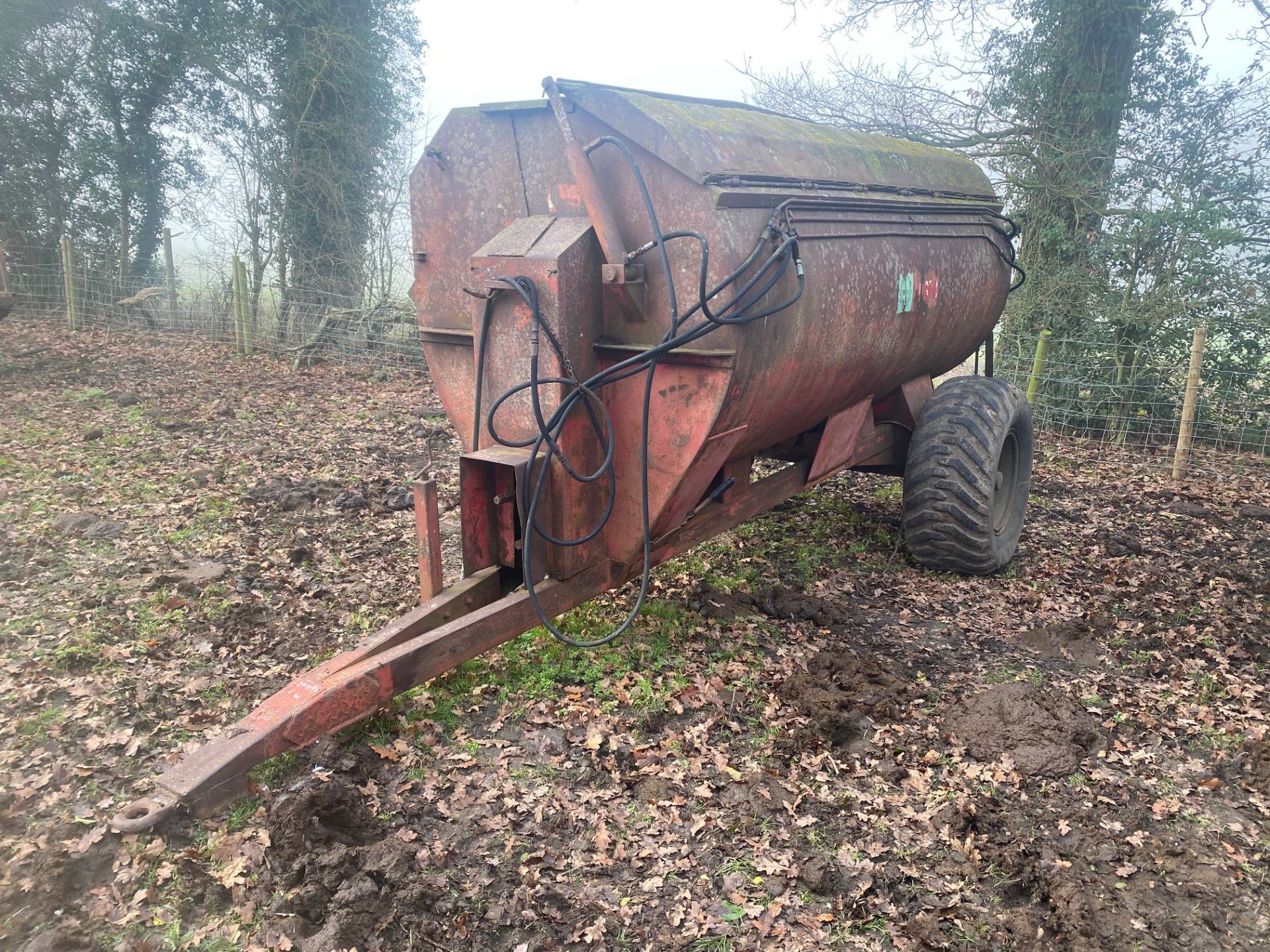 Muck Spreader. Stored near Goring Heath, Reading. No VAT on this lot.