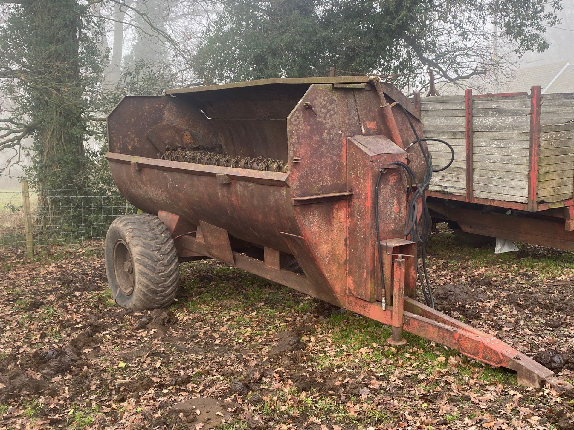 Muck Spreader. Stored near Goring Heath, Reading. No VAT on this lot. - Image 2 of 2