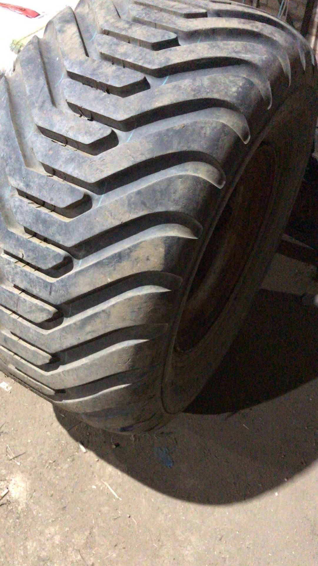 Pair of 550/60-22.5 Flotation Tyres and rims. Stored near Chatteris, Cambridge. - Image 4 of 4