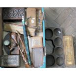 Mixed wood wares including a carved cigarette box and contents, cribbage boards,