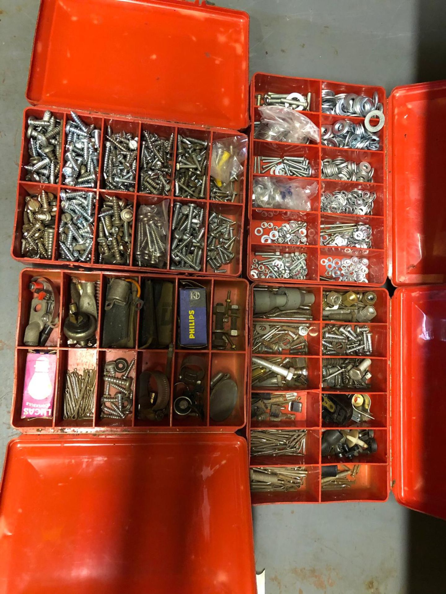 Qty of screws, washers, pins, grub screws etc.