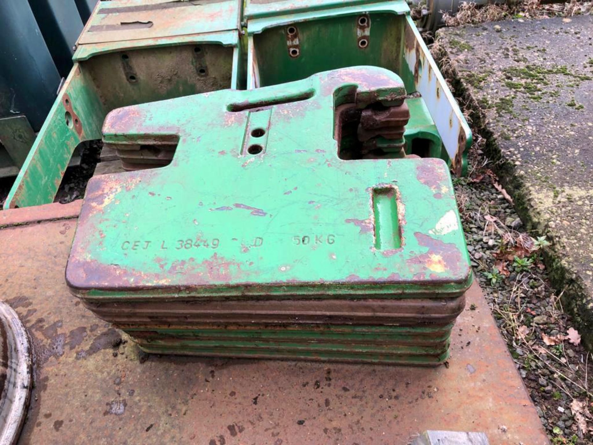 John Deere tractor leaf weights- 16 x 40kg, 8 x 50kg. Stored Leicestershire.