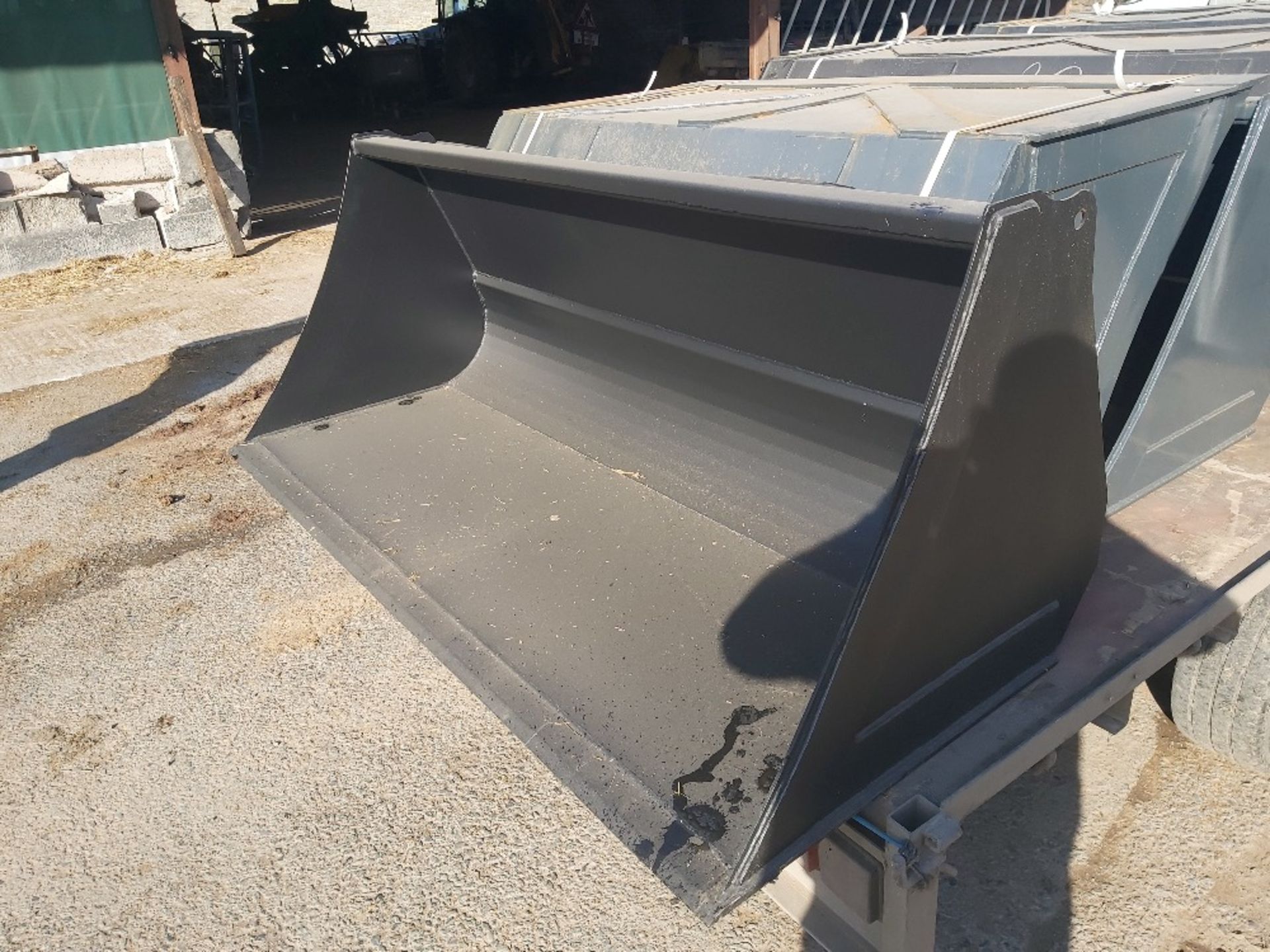 New Loader bucket, euro 8 brackets, 1.5m