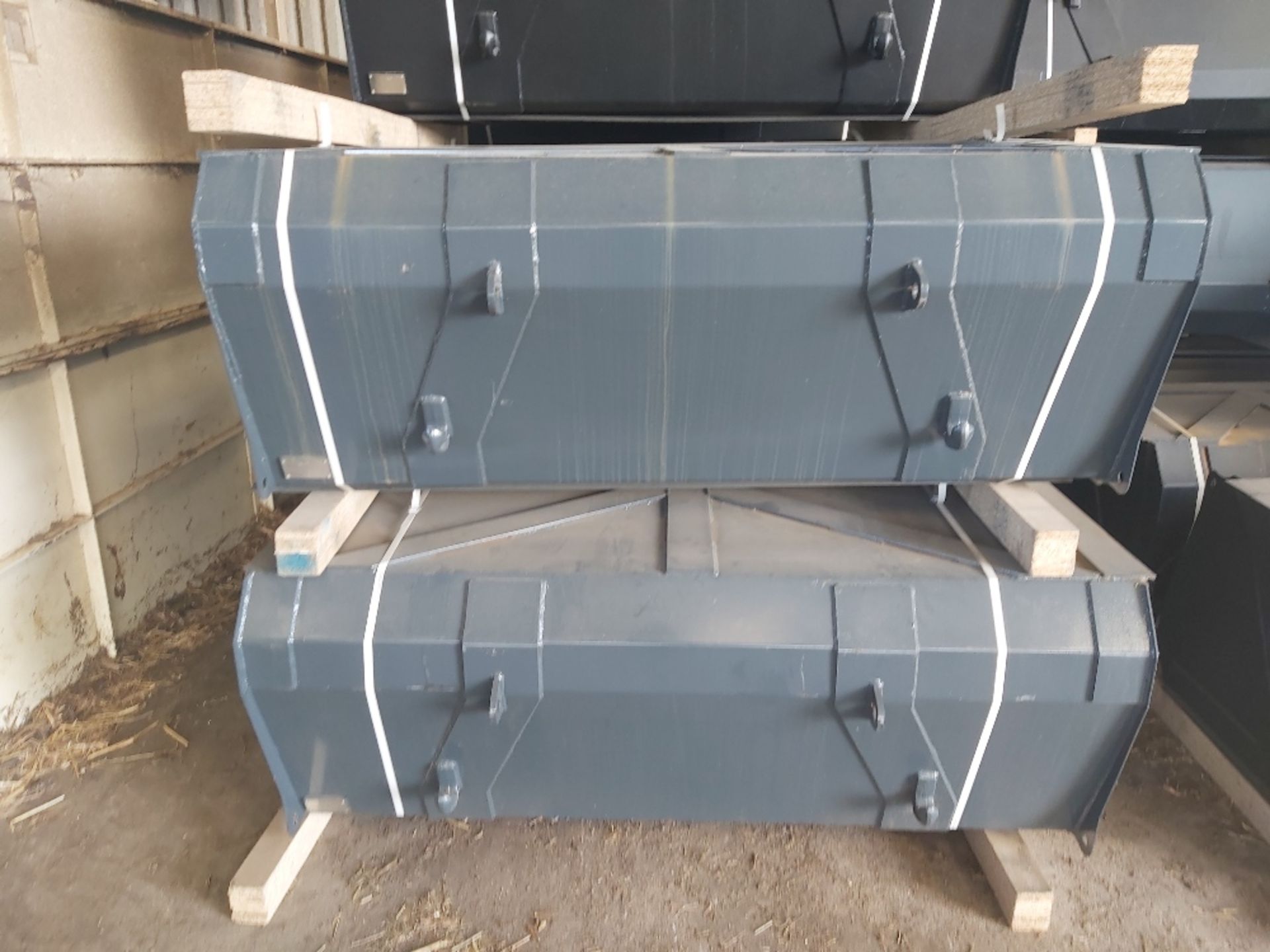 New Loader bucket, euro 8 brackets, 1.5m - Image 2 of 2