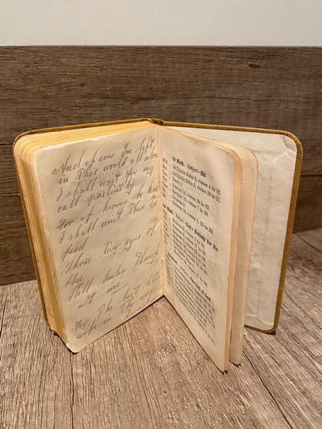 A soldier's New Testament from WWII with three page hand written verse to "My Darling Jean", - Image 4 of 4