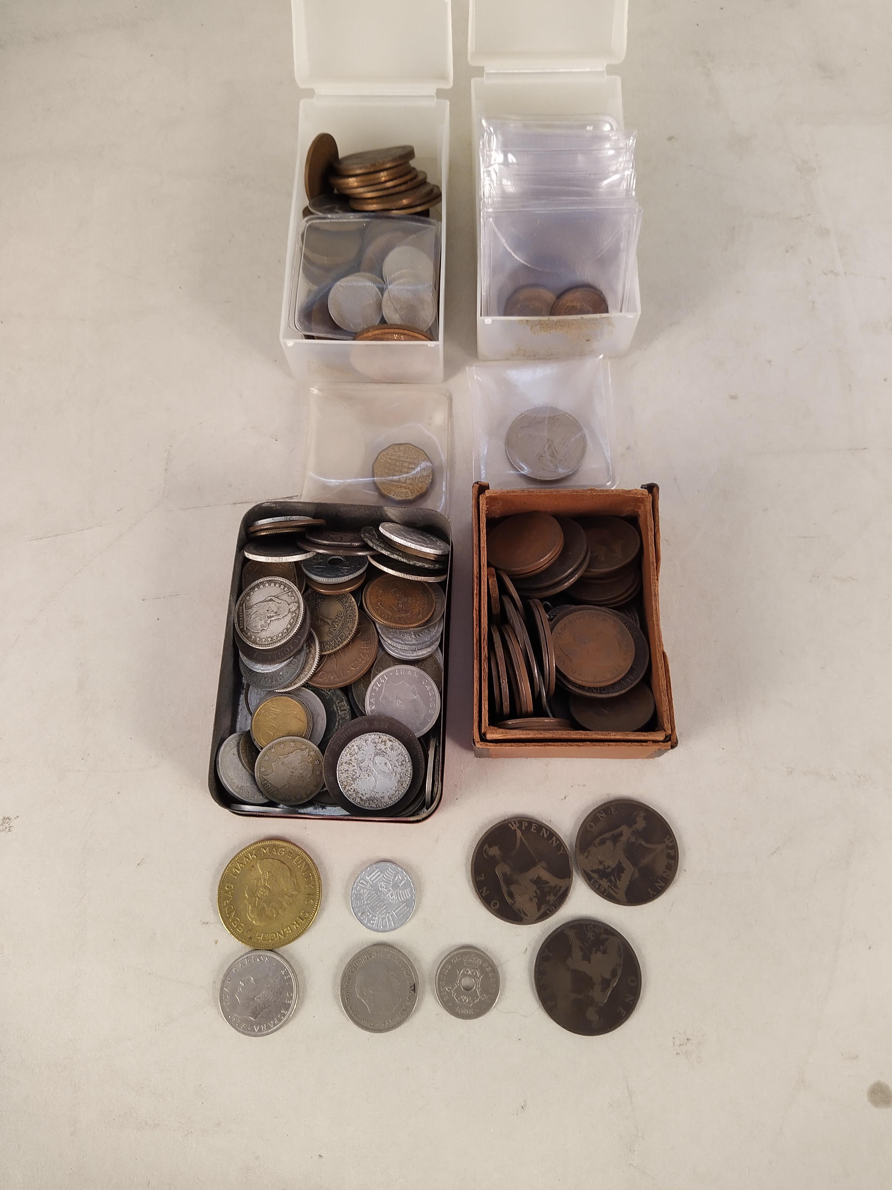 Mainly loose GB coinage and a tub of mixed foreign