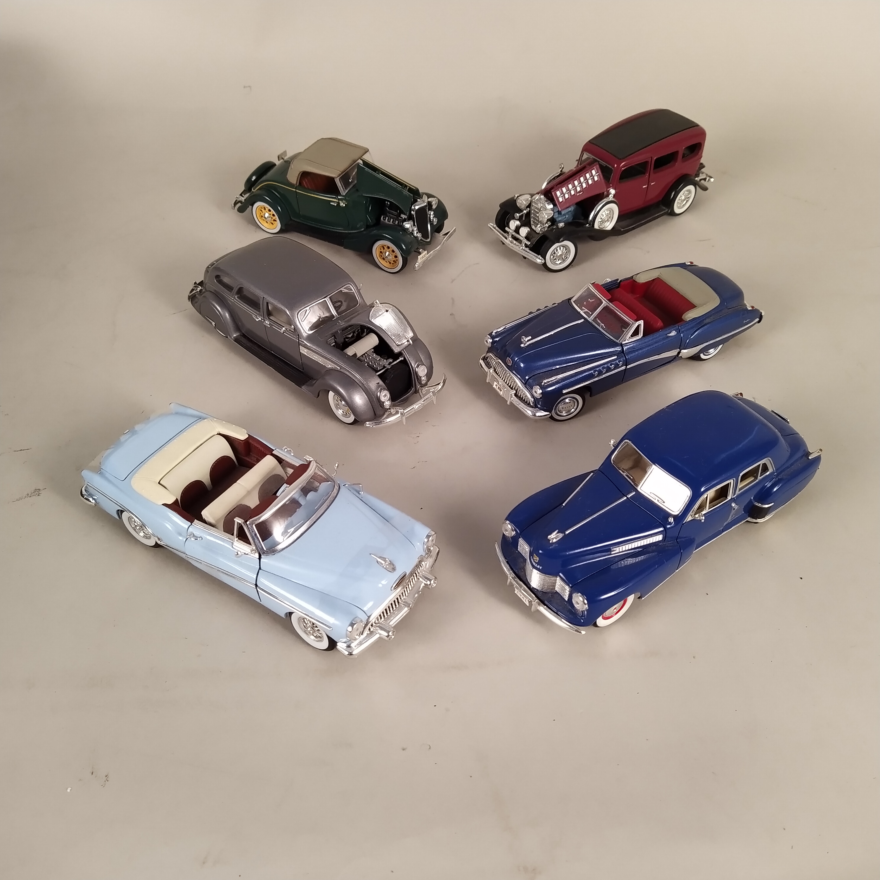 A selection of approx nineteen mixed die cast vehicles, - Image 2 of 3