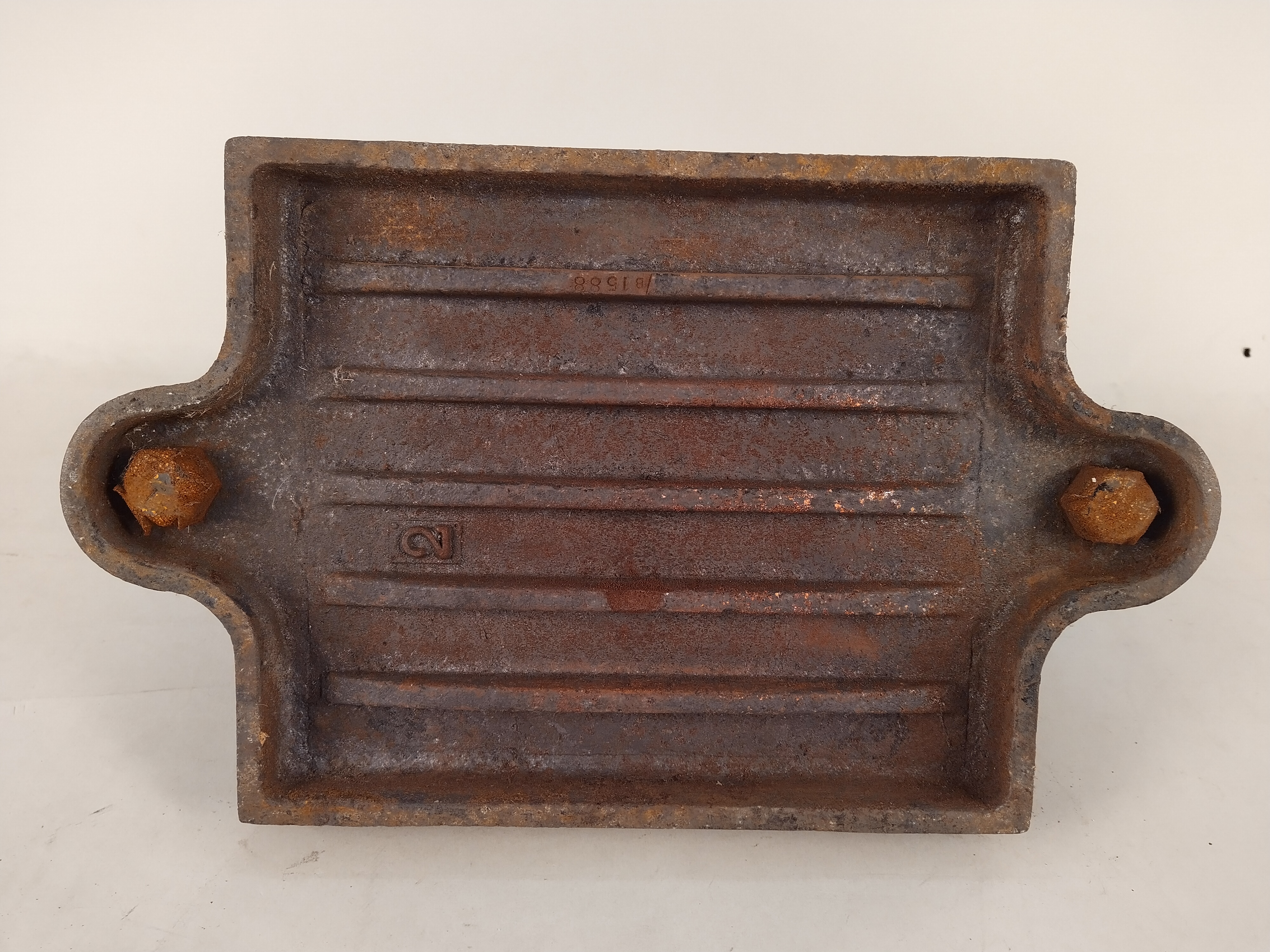 An antique cast iron book press - Image 3 of 3