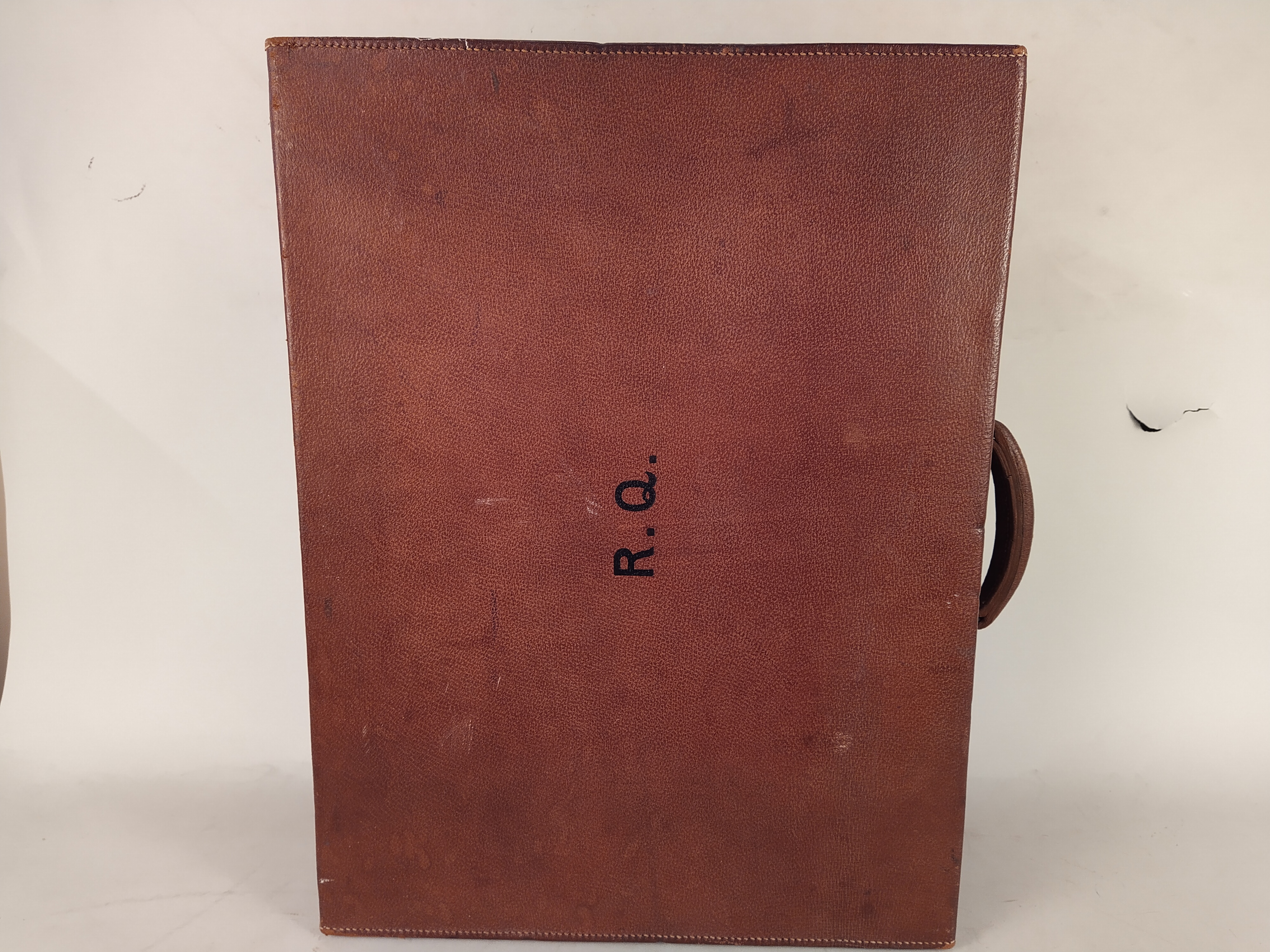 A vintage leatherette gentleman's fitted travelling case plus a vintage leather portmanteau - Image 2 of 4
