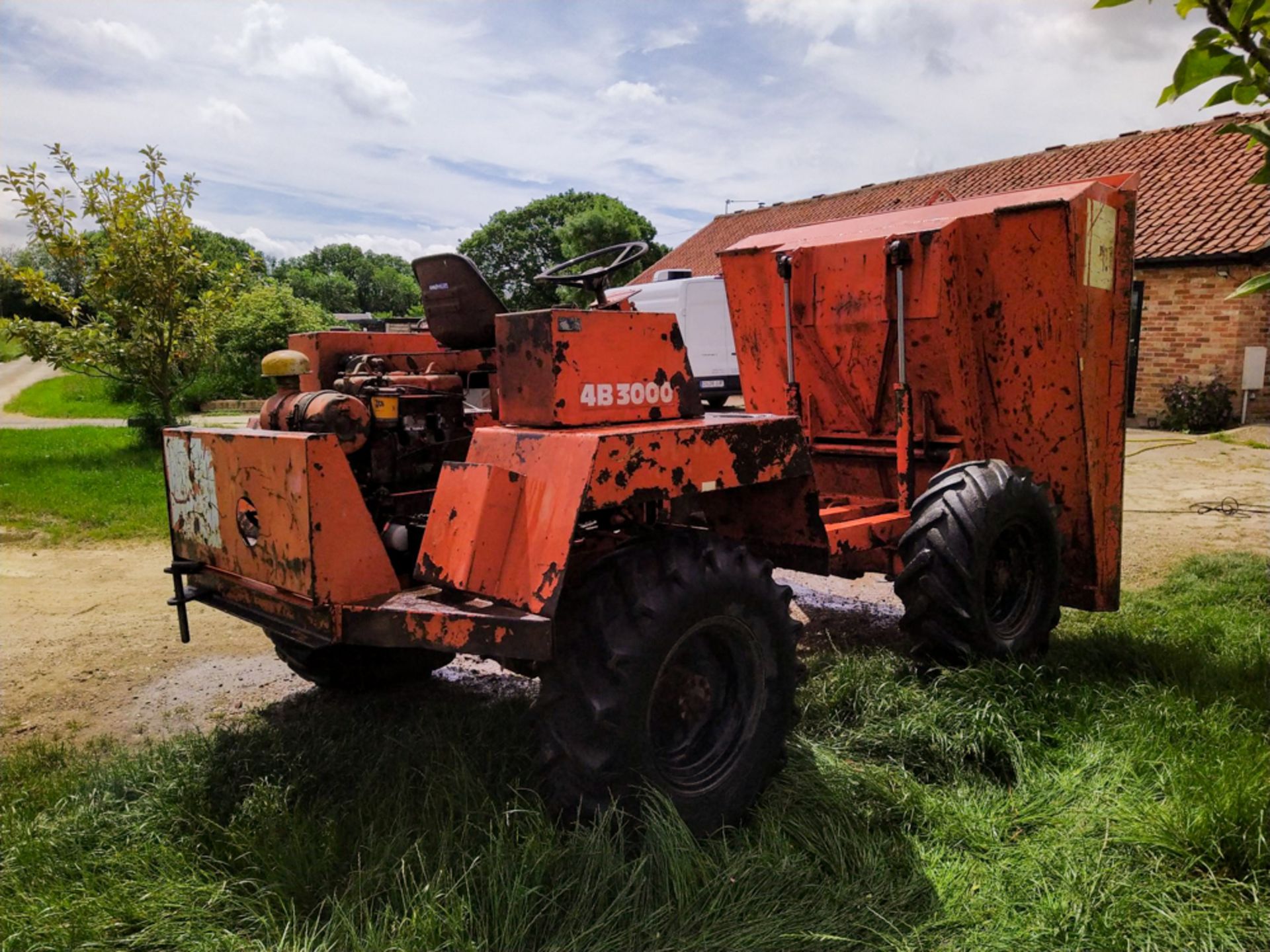 Wibau Winget 4B3000 Dumper, 4 wheel drive, maximum 3 tonne load, oil immersed brakes, - Image 3 of 3