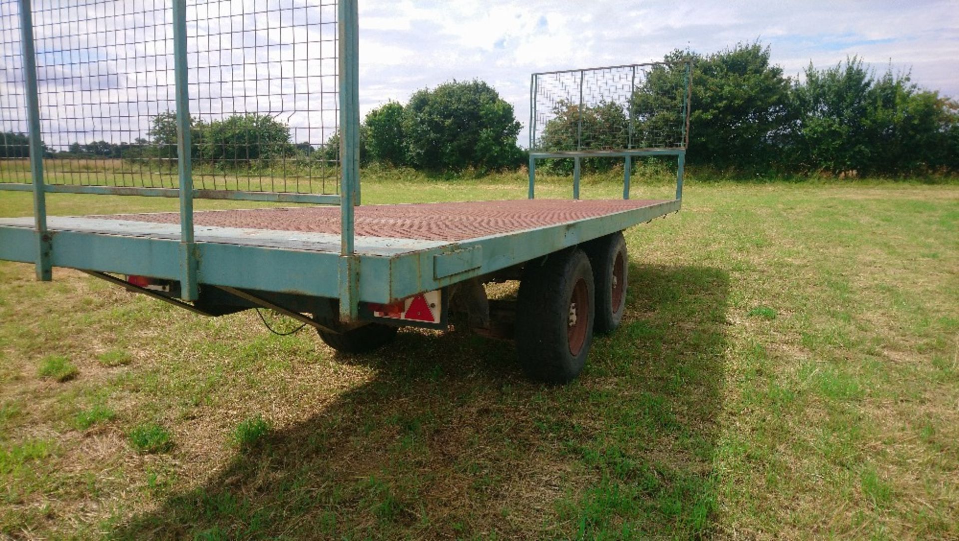 Flat bed trailer, 8m x 2.4m bed 1.3 off ground. Stored near Palgrave, Suffolk. - Image 5 of 5