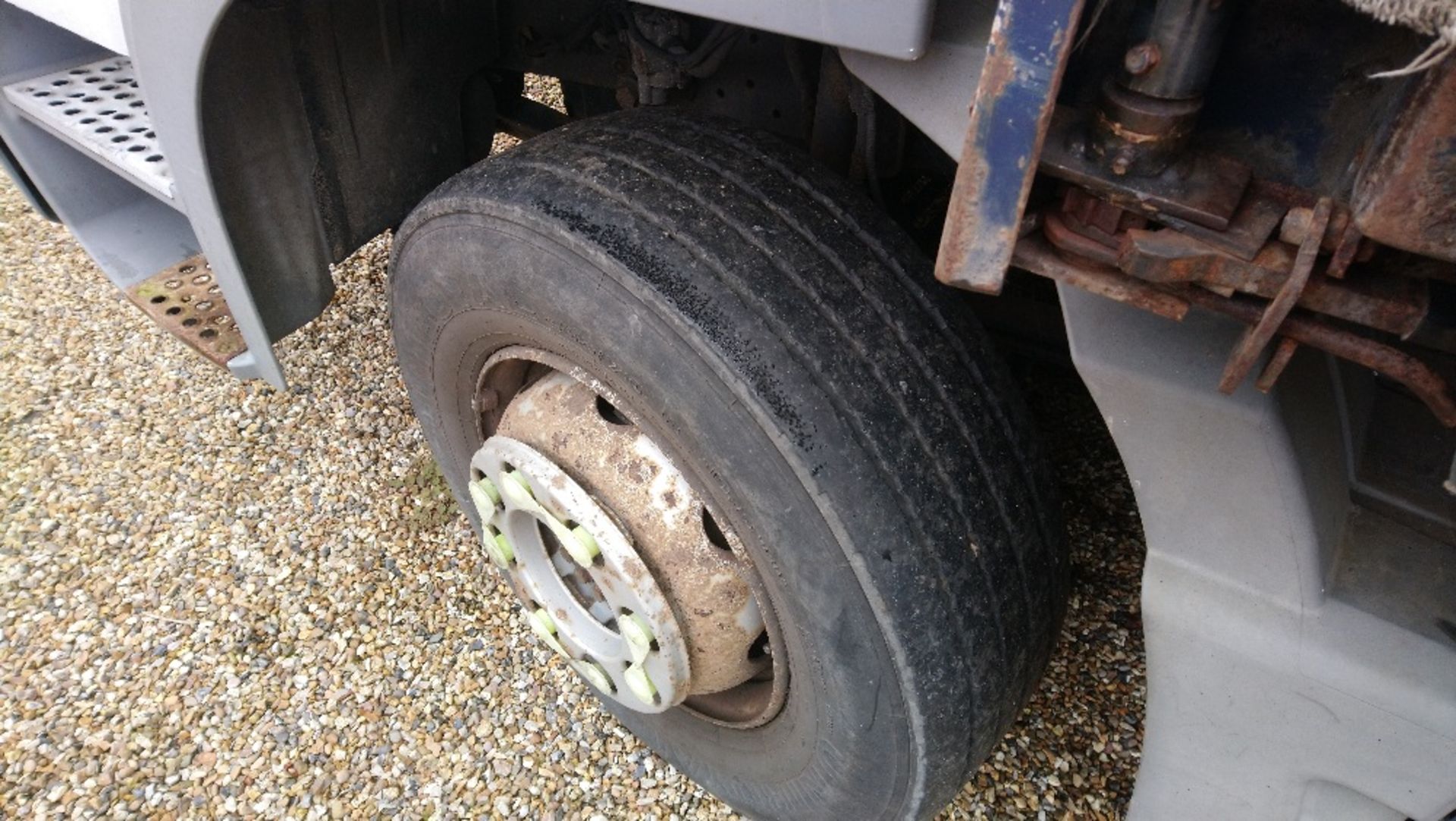 Mercedes 2005 Atego 1323 2 axle ridged curtainside lorry (24ft bed) together with flat bed trailer - Image 5 of 19