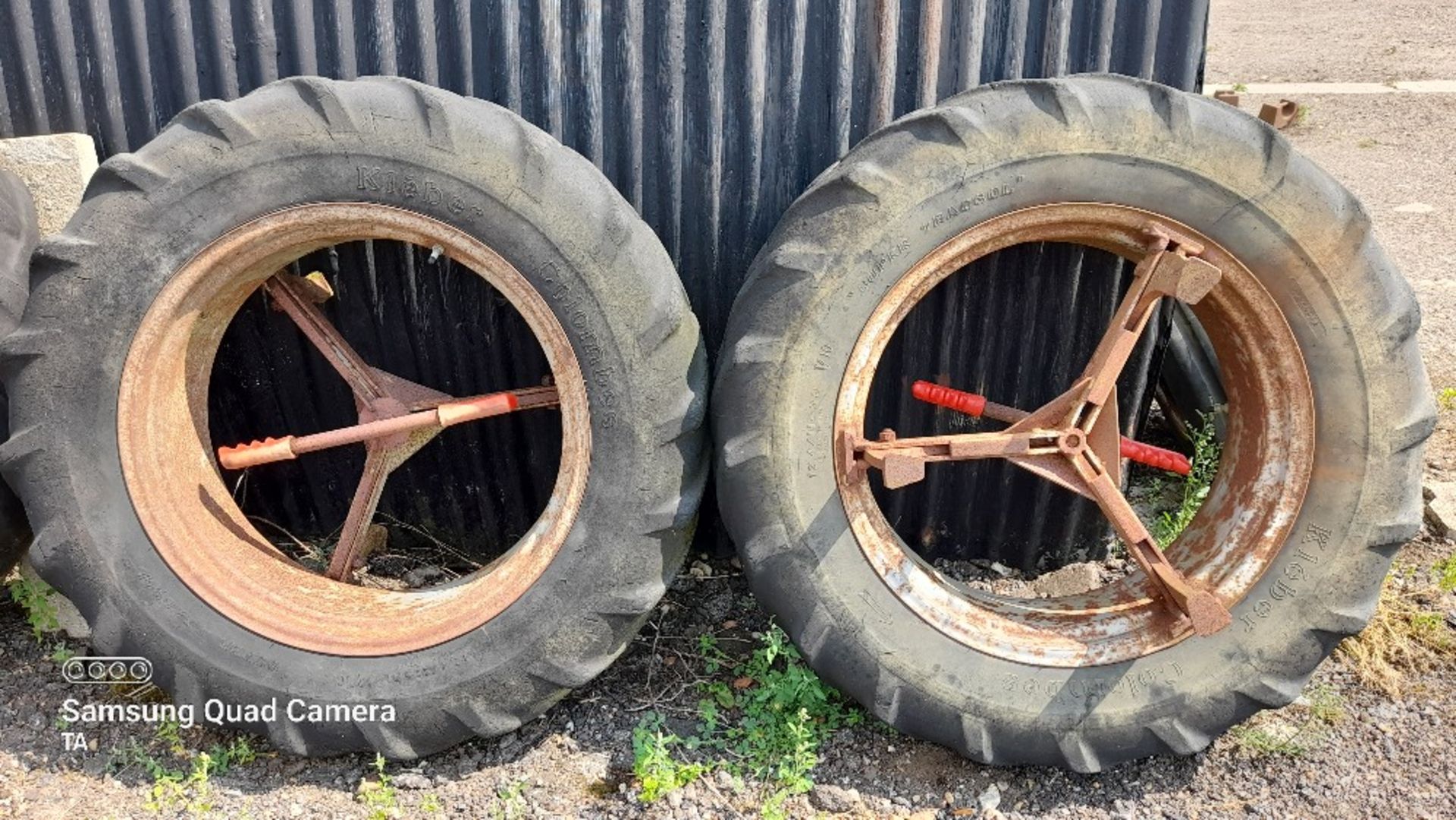 Pair of Bettinson style 11x28 dual wheels. Stored near Eye, Suffolk.