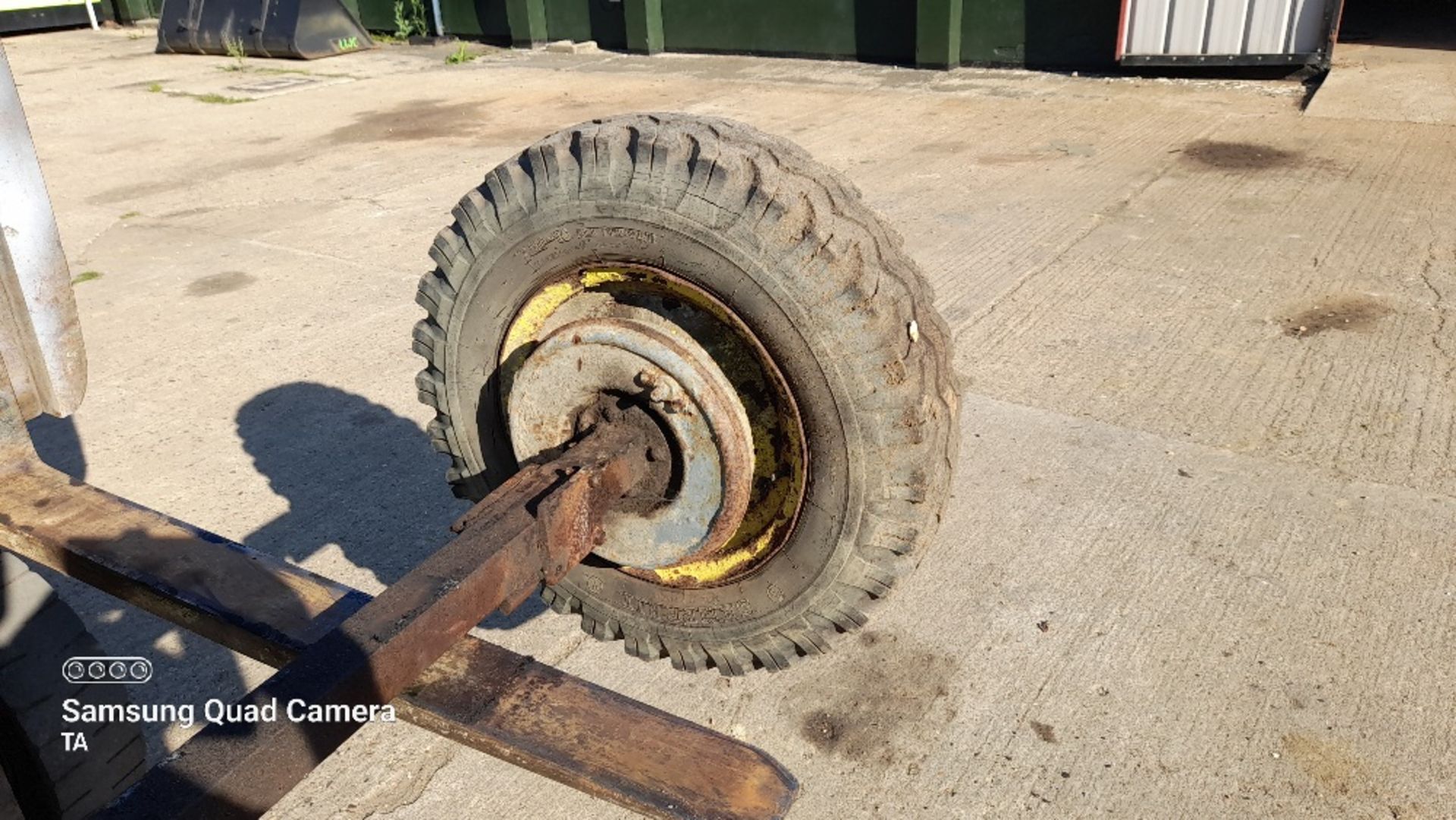 Ferguson three tonne trailer axle 12 stud. Stored near Eye, Suffolk. - Image 2 of 4