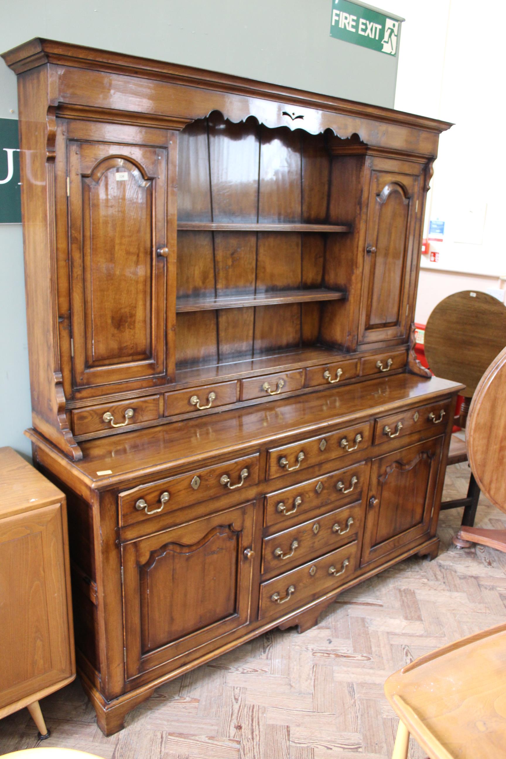 A 20th Century oak Georgian style dresser