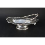 A silver swing handle basket with pierced decoration, hallmarked Birmingham 1907,