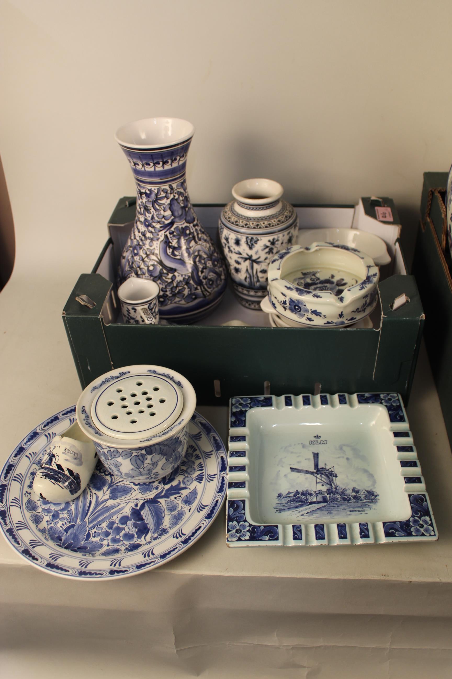 A large quantity of Dutch Delft pottery items - Image 2 of 3