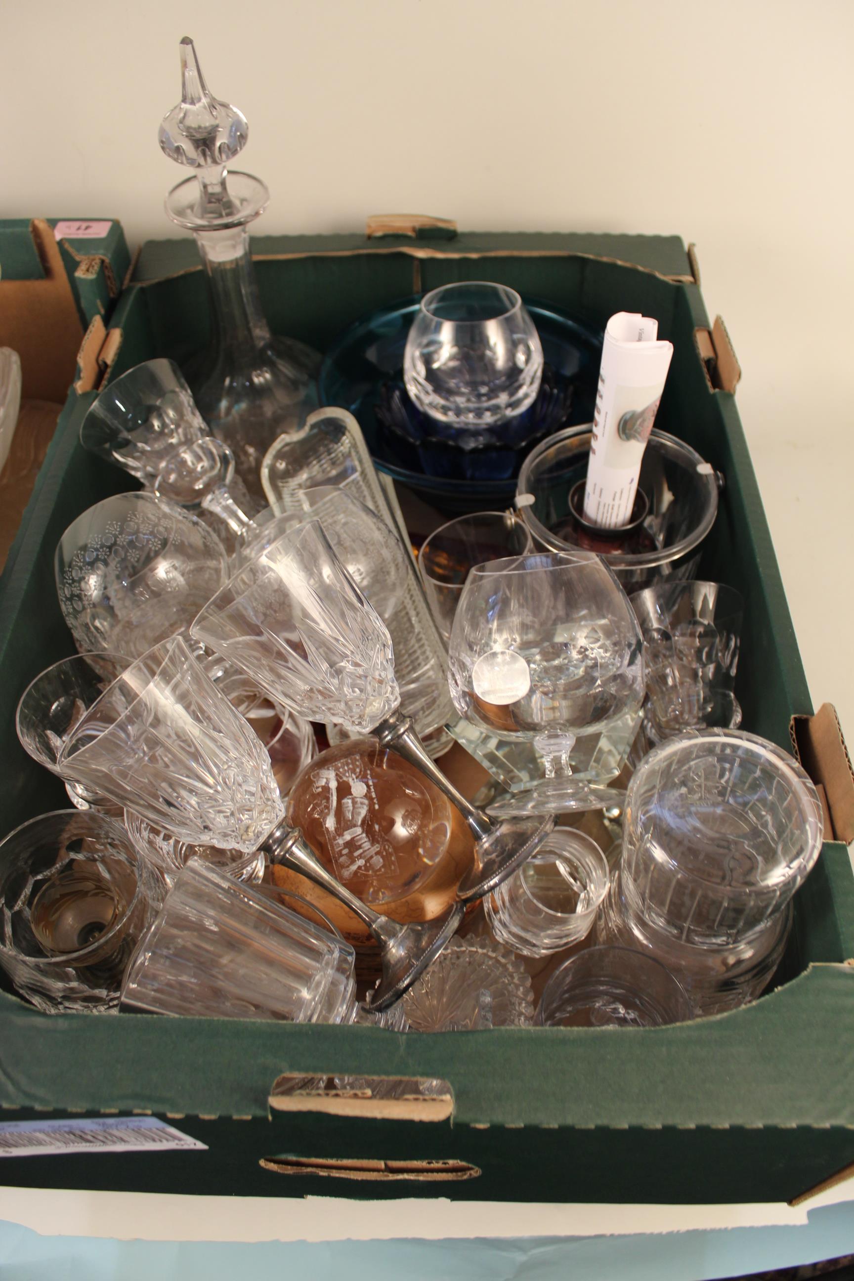 Two boxes of mixed glassware including drinking glasses from various airlines - Image 2 of 3