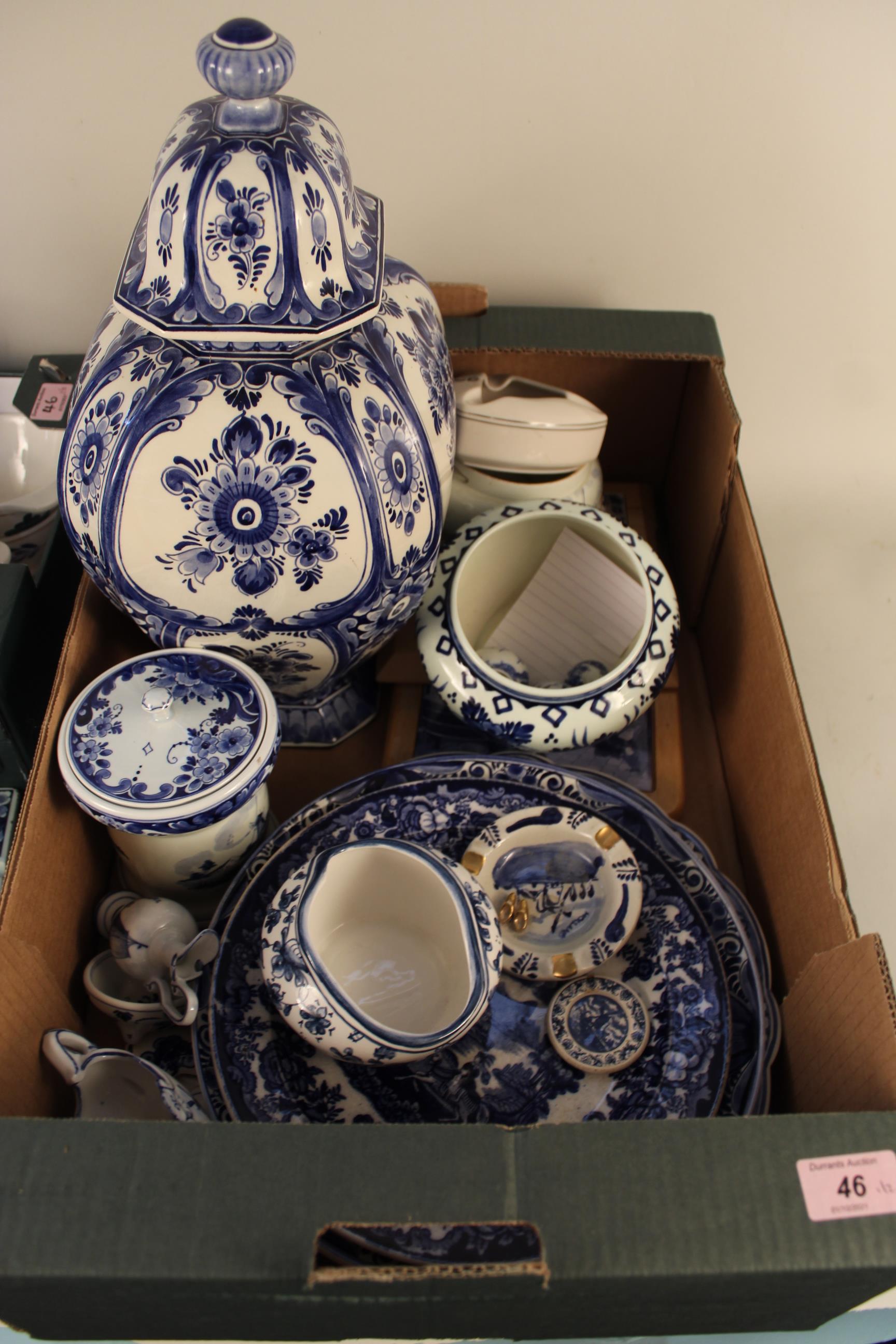 A large quantity of Dutch Delft pottery items - Image 3 of 3