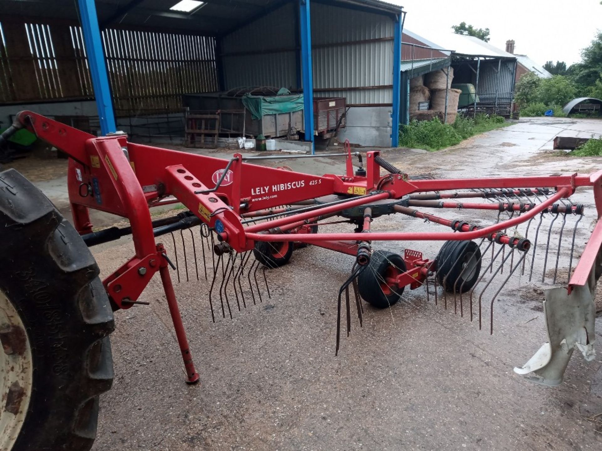 Lely Hibiscus single rota rake. Circ 2009 - 2012 . Working order with no major faults. - Image 2 of 4