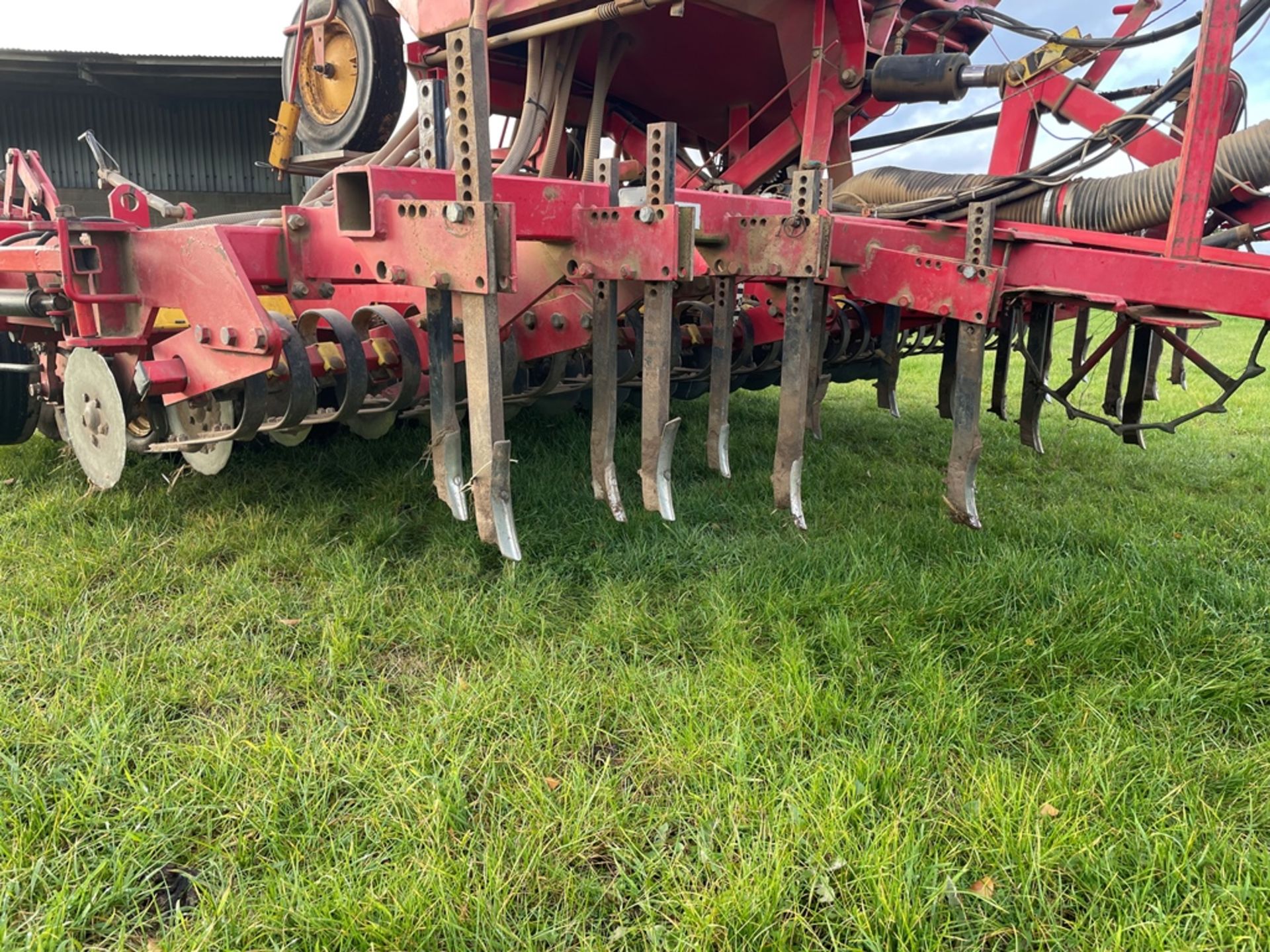 Vaderstad Rapid 400P (1995), No.1326, 4m rigid tine, had since 2013, camera not included. - Image 6 of 16