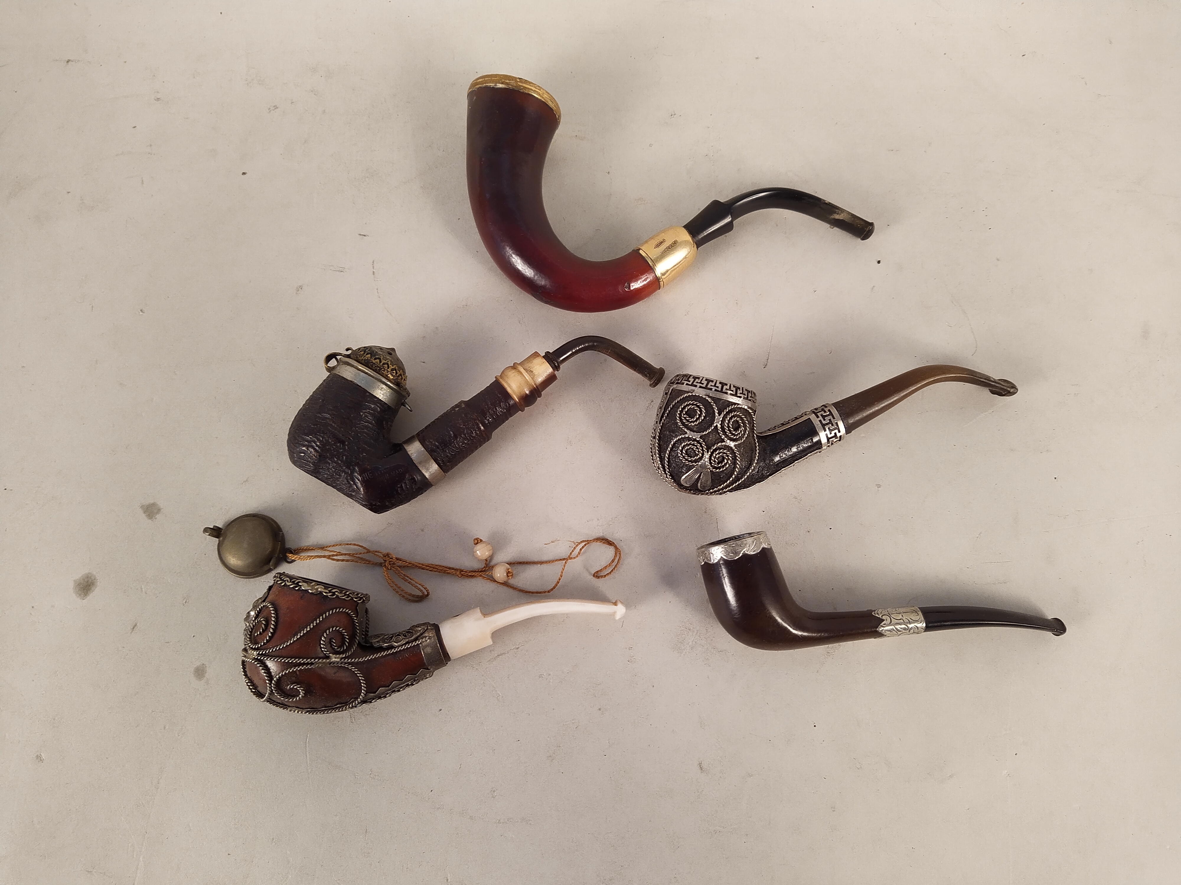 A selection of approx fifteen assorted vintage pipes - Image 3 of 3