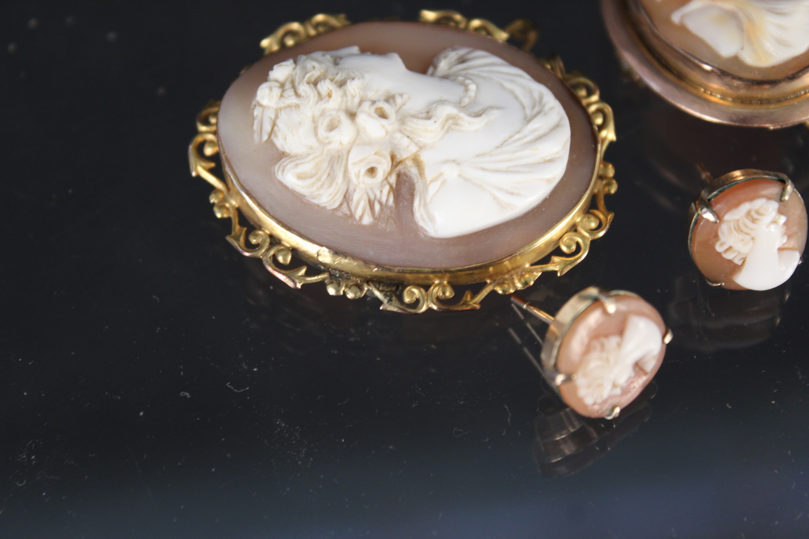 A 9ct gold framed cameo brooch, - Image 2 of 3
