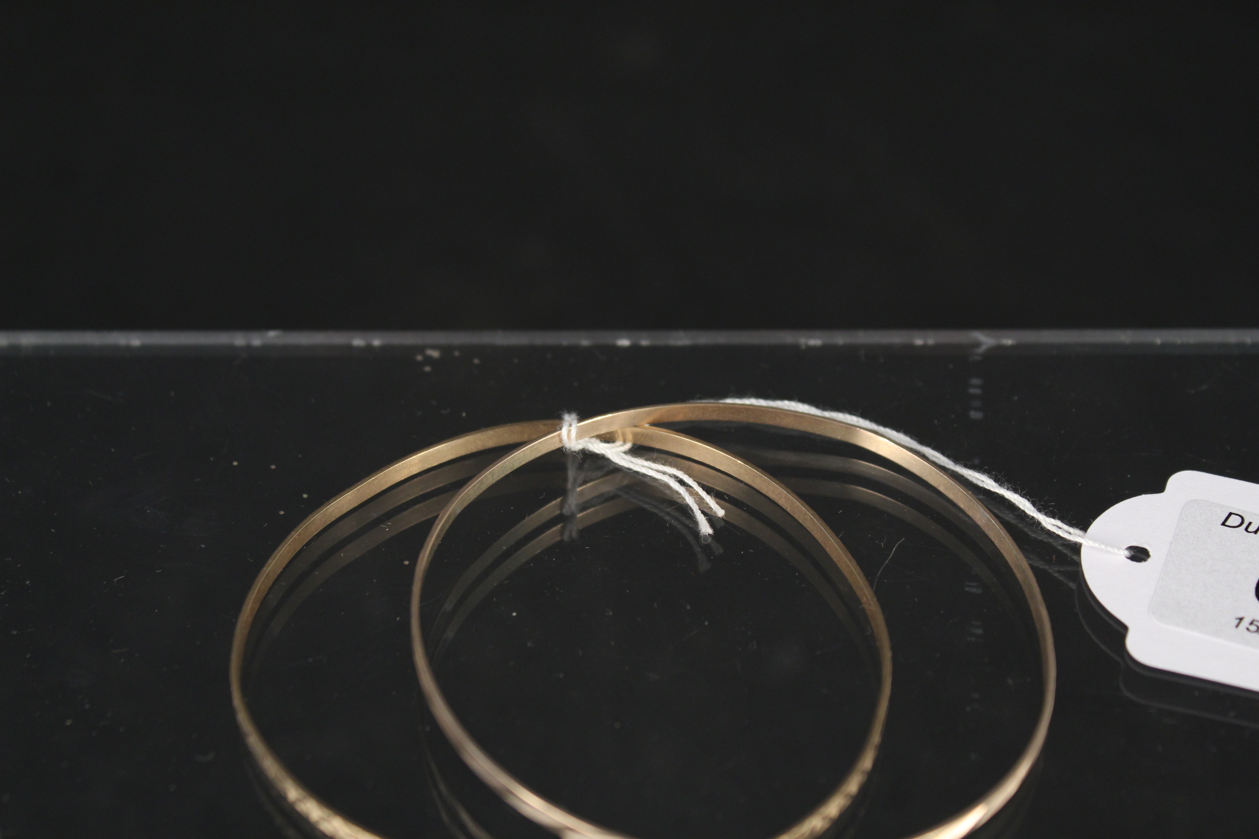 Two 9ct gold bangles with engraved decoration, weight approx 8. - Image 2 of 3