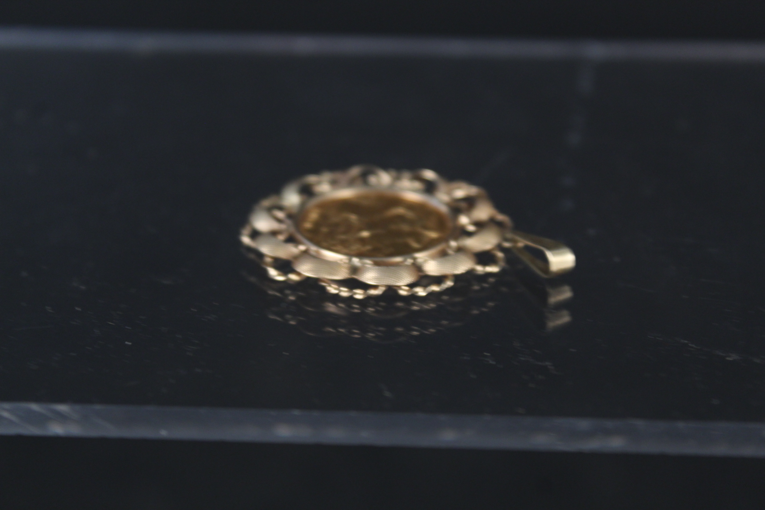 A 1913 half sovereign in 9ct gold pendant mount, - Image 3 of 3