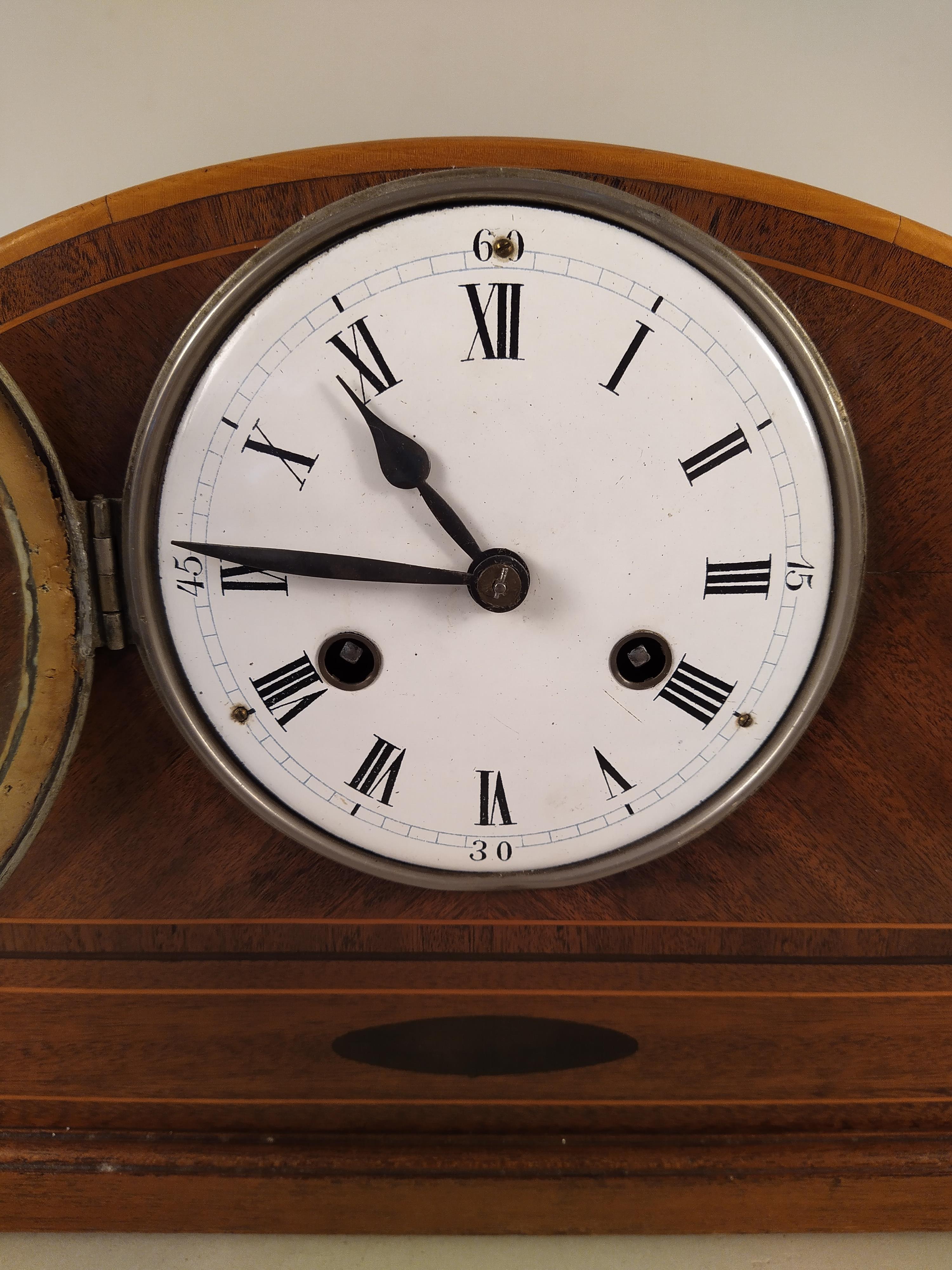 An Edwardian inlaid mahogany striking mantel clock - Image 3 of 3