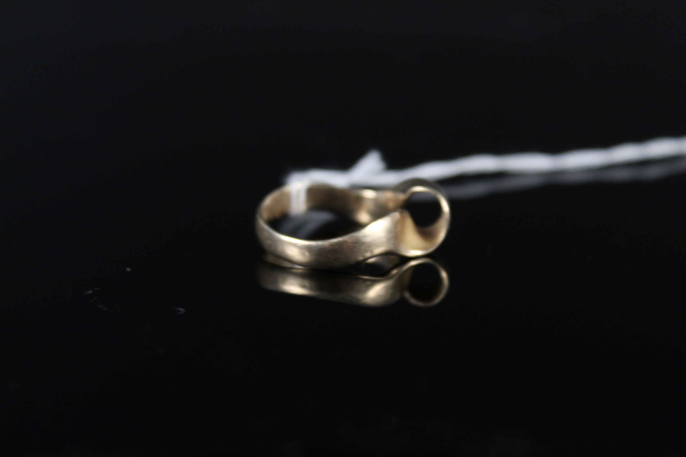 A 9ct gold twisted design ring, size K, - Image 2 of 3