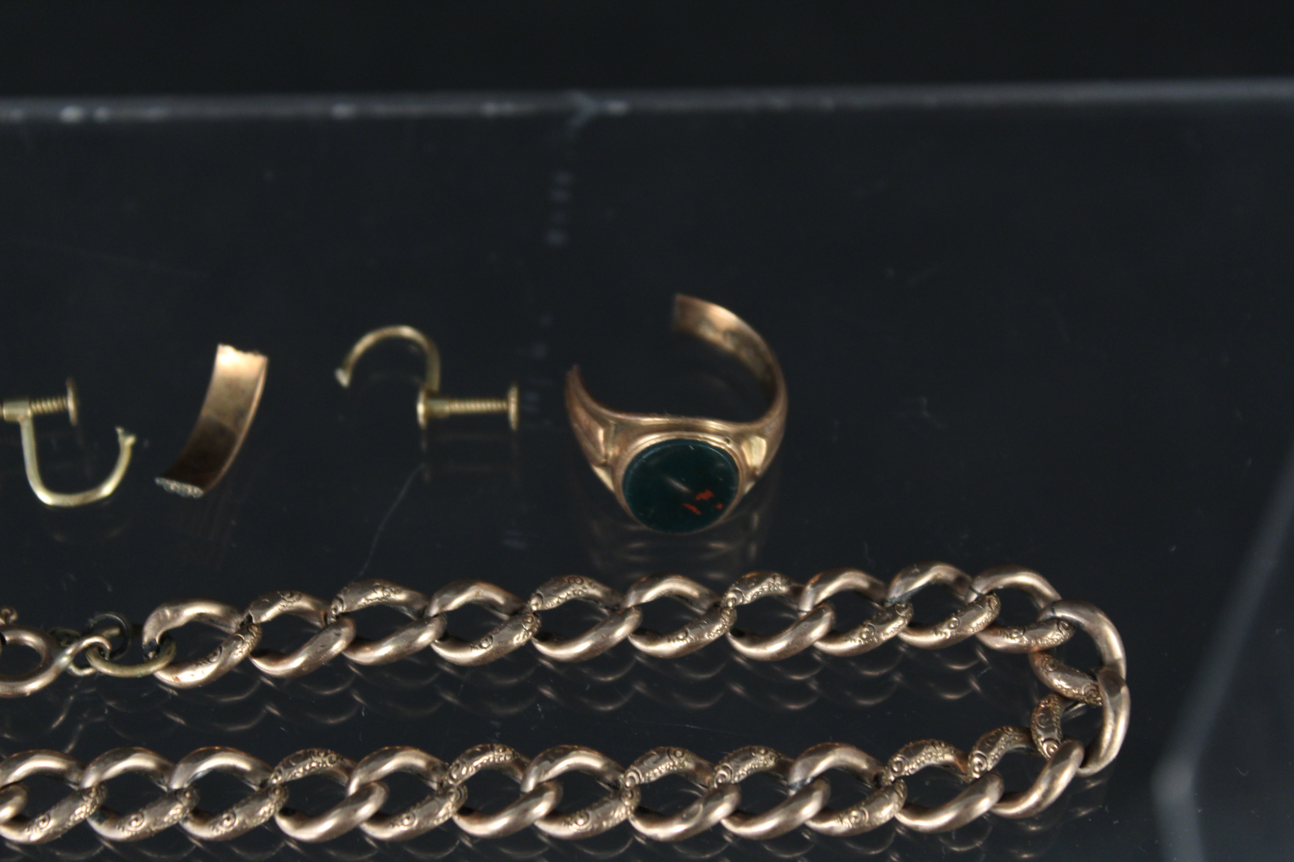 A mixed lot of jewellery including 15ct gold bloodstone set signet ring (as found), - Image 2 of 3