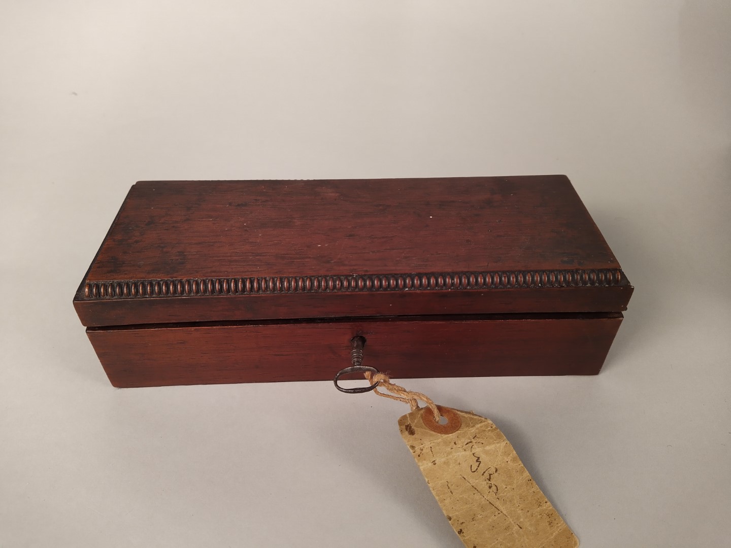 A mixed lot comprising of a 19th Century mahogany box with assorted 19th and 20th Century keys, - Image 3 of 3