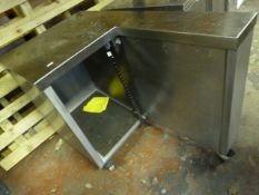 Small Stainless Steel Corner Unit with Tips Box