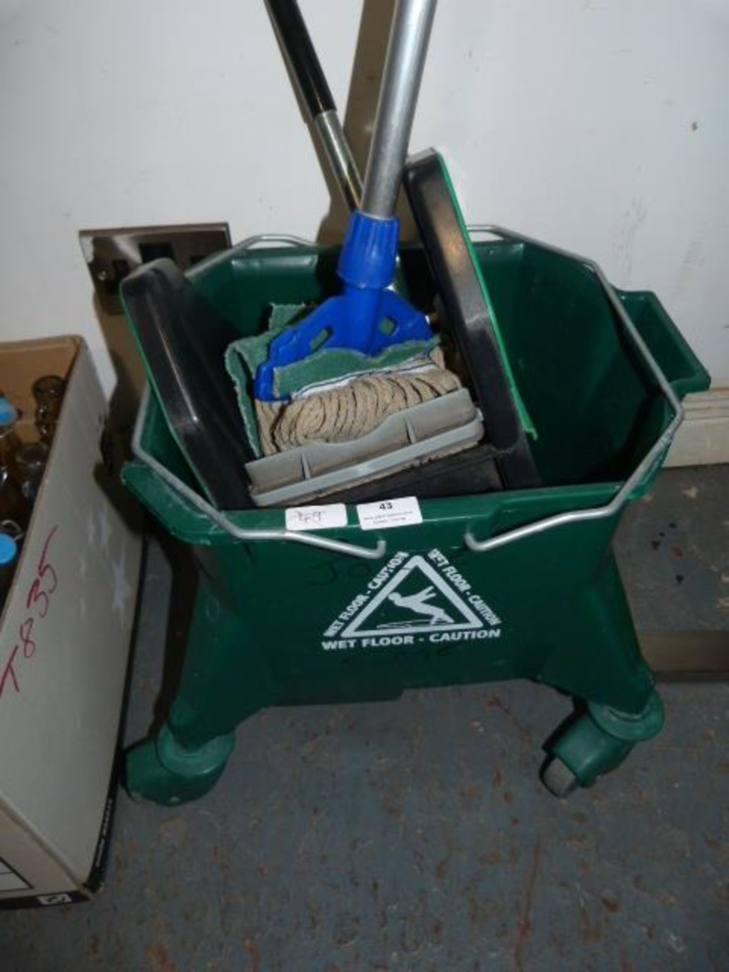 *Kentucky Mop & Bucket plus Wet Floor Sign