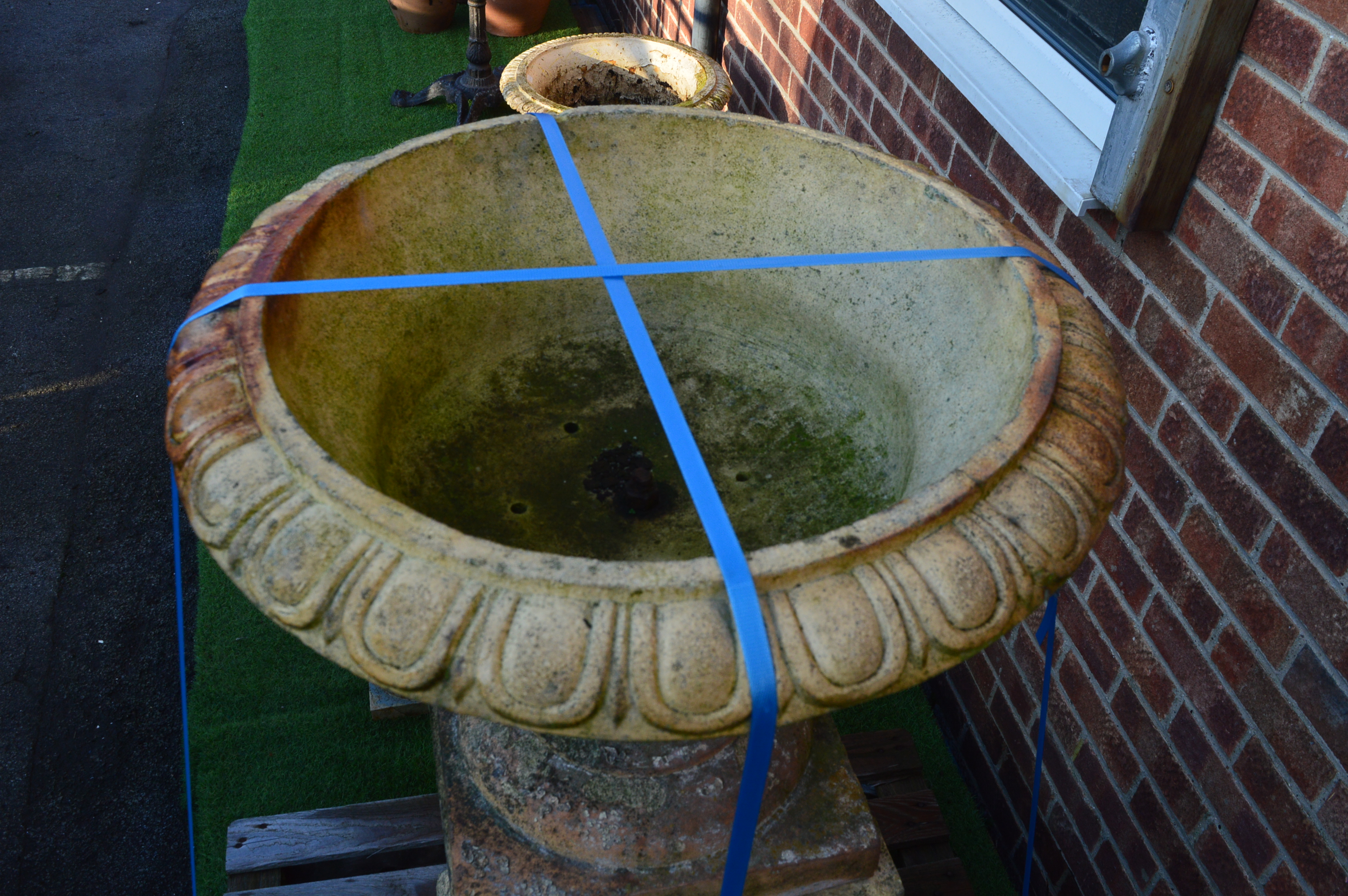 Stoneware garden Planter on Plinth 115cm tall - Image 3 of 3