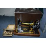 Singer Manual Sewing Machine with Case and Accessories