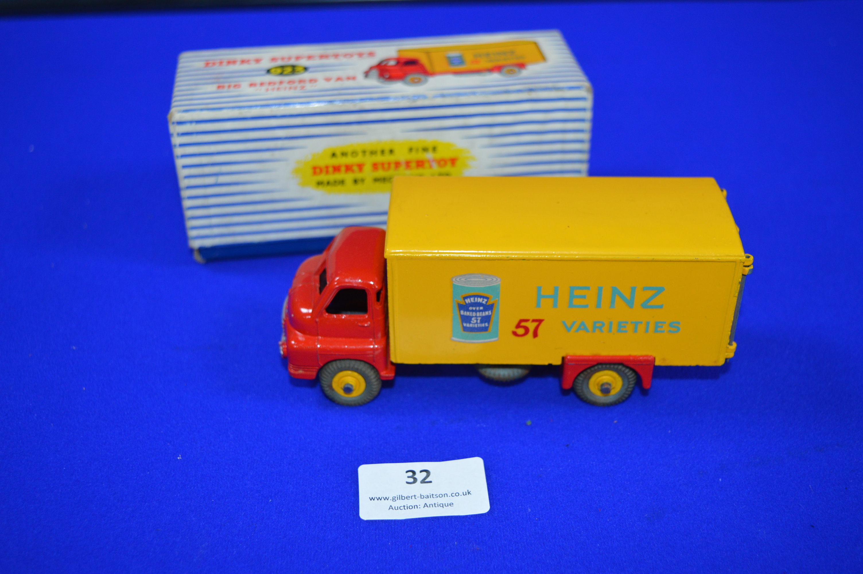 Dinky Super Toys 923 Big Bedford Van "Heinz" in Original Box