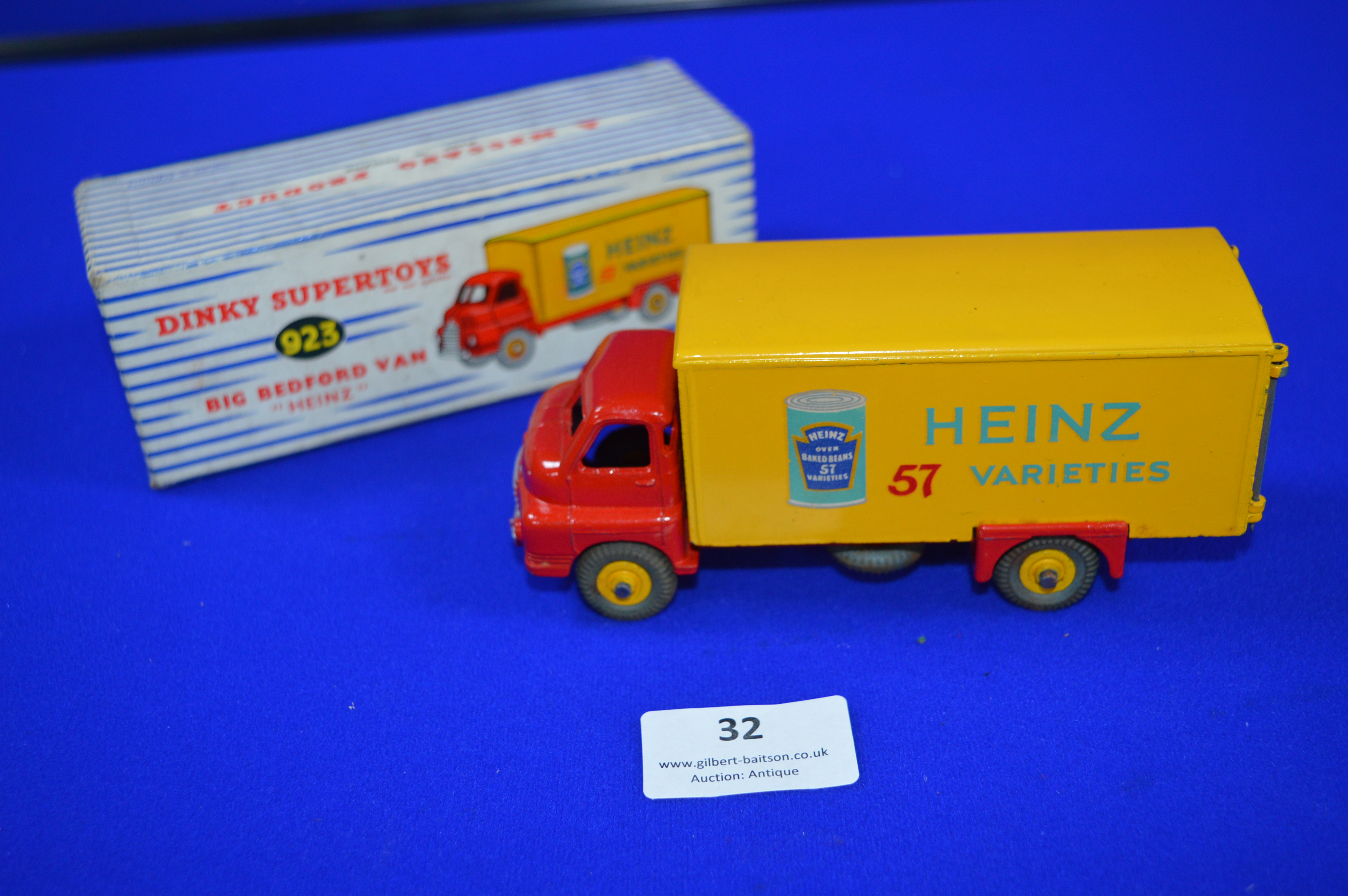 Dinky Super Toys 923 Big Bedford Van "Heinz" in Original Box - Image 2 of 2