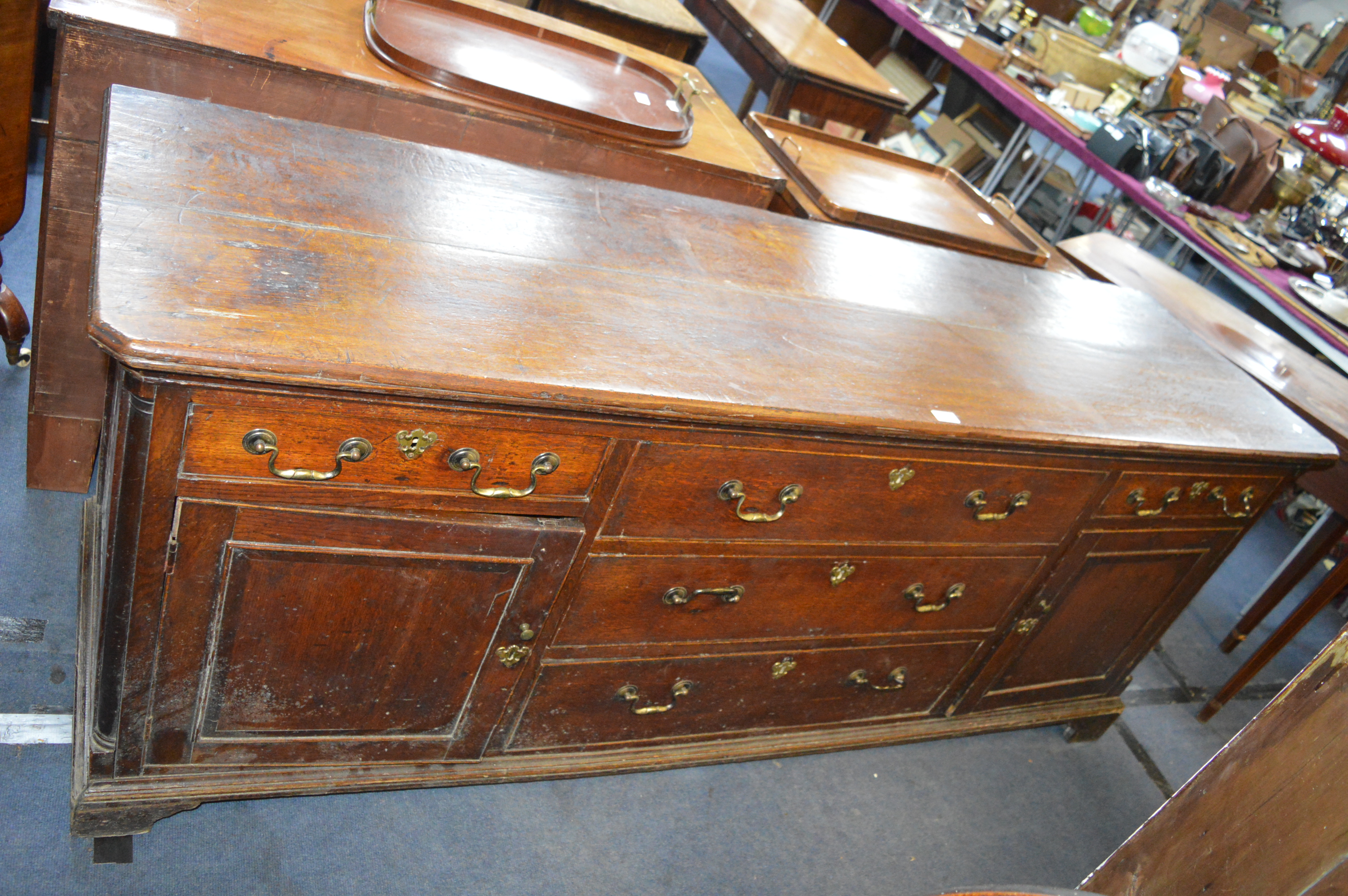 18th Century Oak Low Dresser - Image 4 of 11