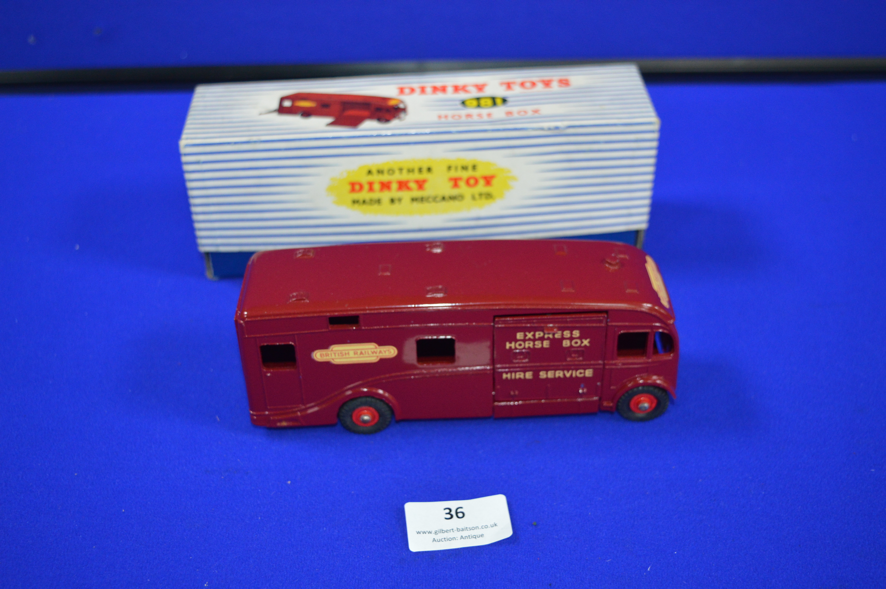 Dinky Super Toys 981 Horse Box in Original Box