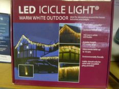 *Outdoor LED Icicle Lights 4m (Warm White)