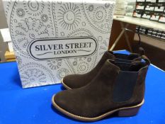 Silver Street Size: 4 Brown/Navy Shoes